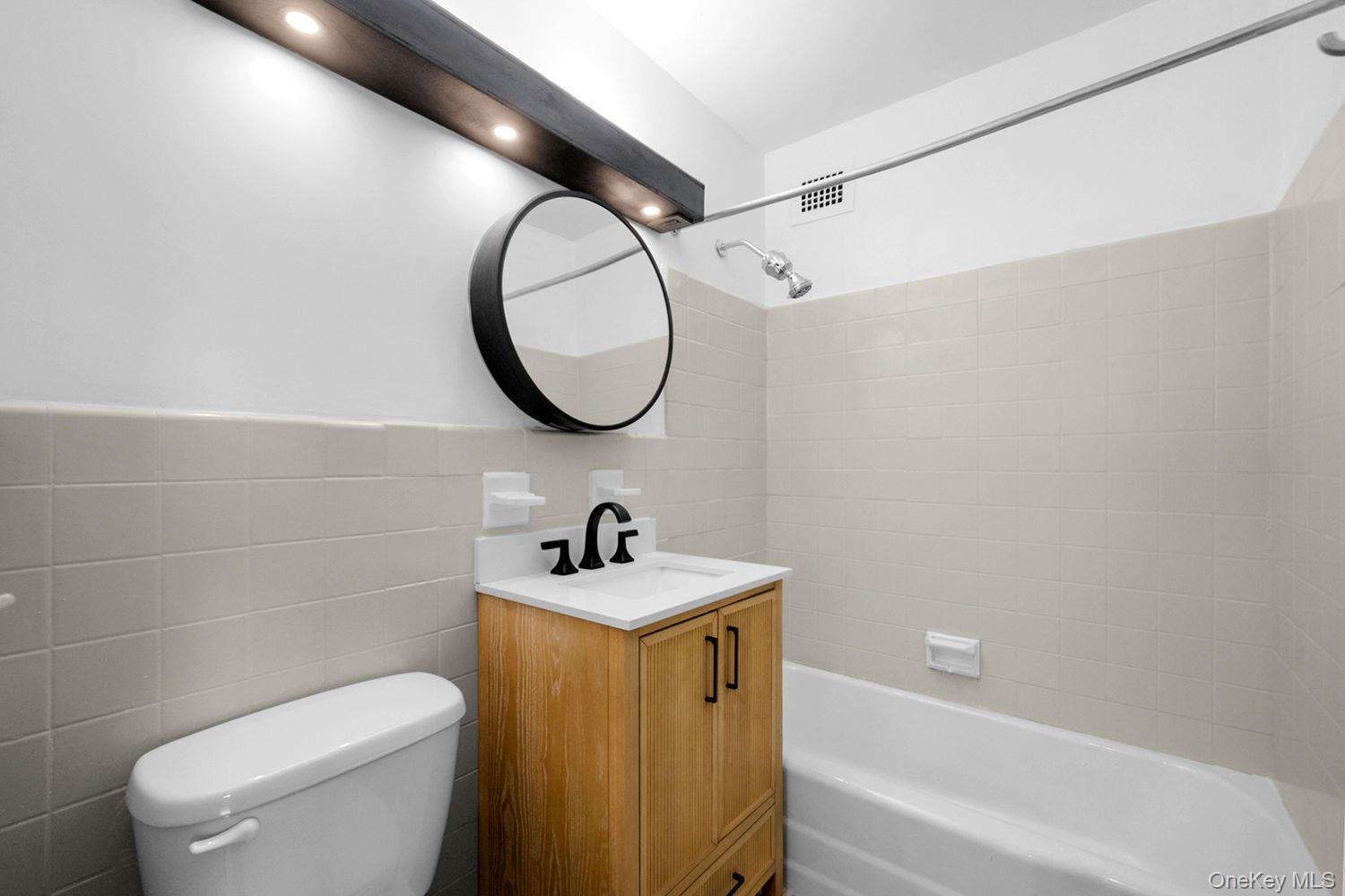 820 Boynton Avenue, Unit 11 K photo 3