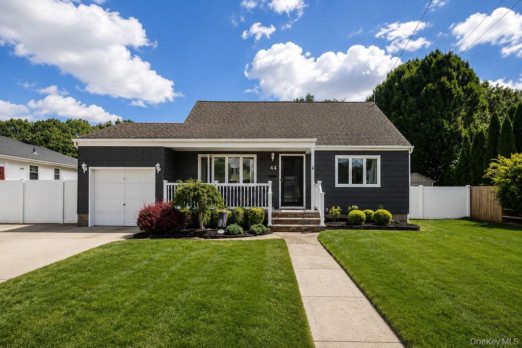 44 Sunset Avenue – For Sale