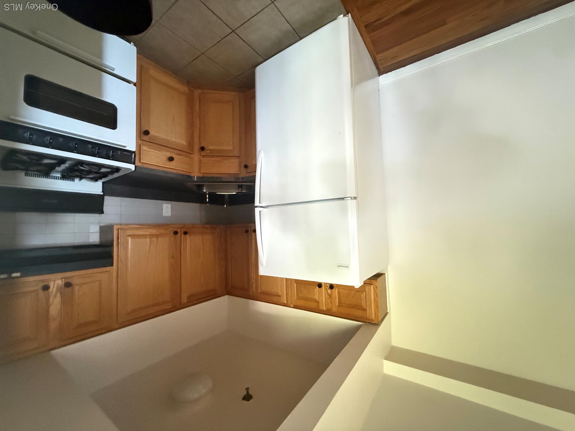 5811 84th Place – For Rent photo 4