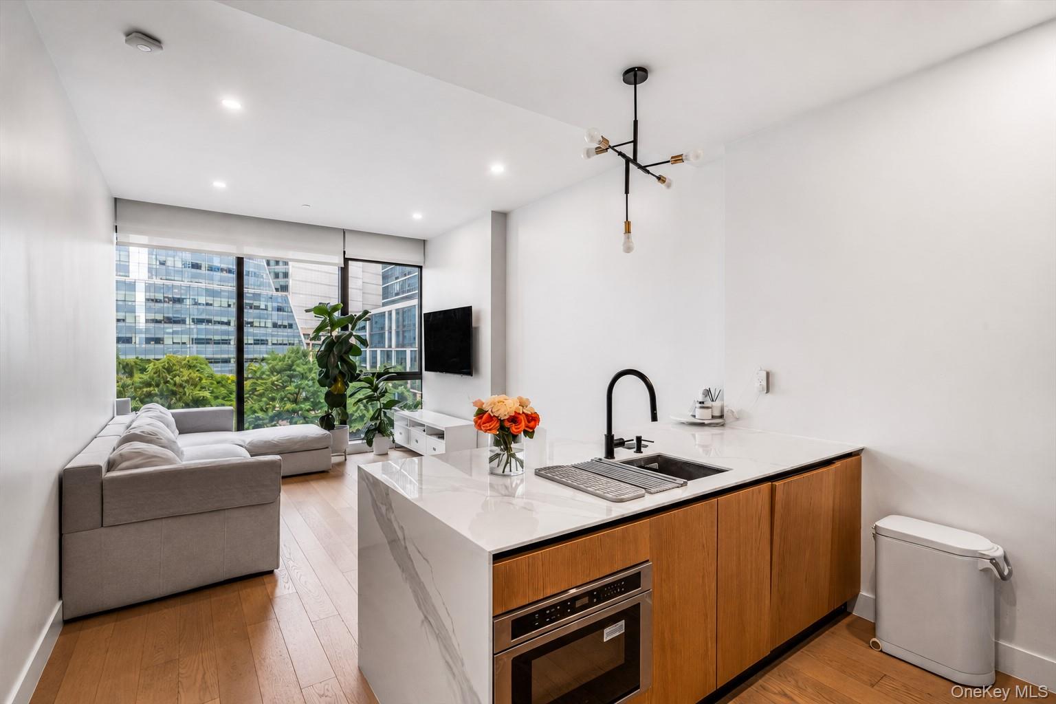 4507 Court Square, Unit 4B