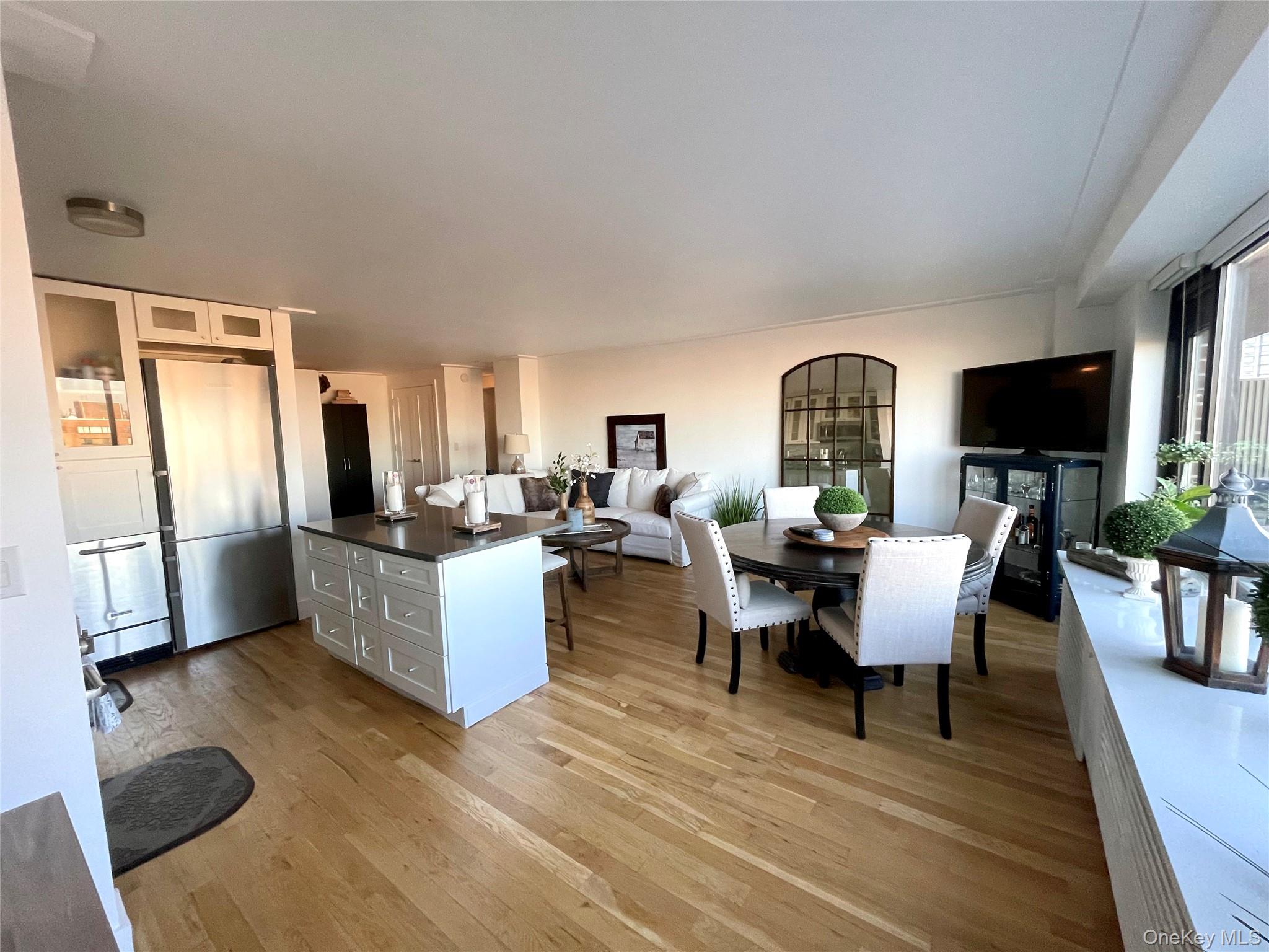 372 Central Park West, Unit 20K photo 2