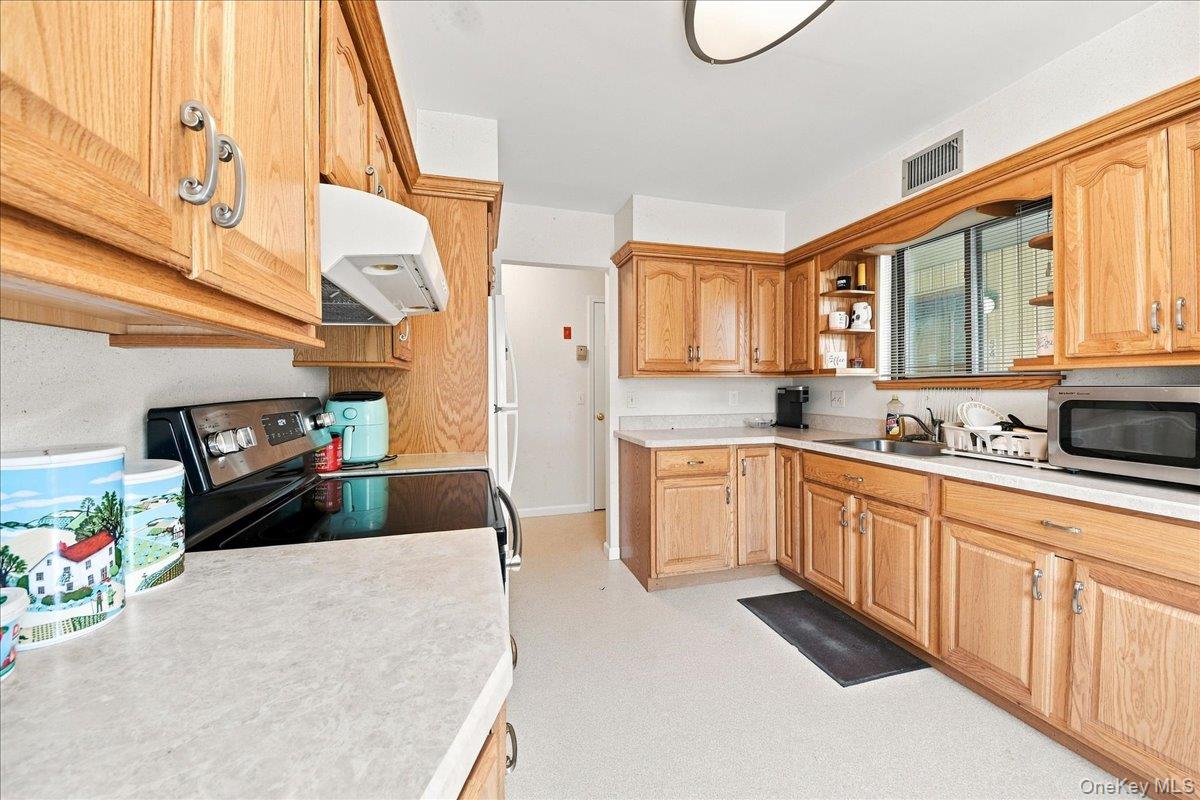 50 Dr, Unit 50 photo 12