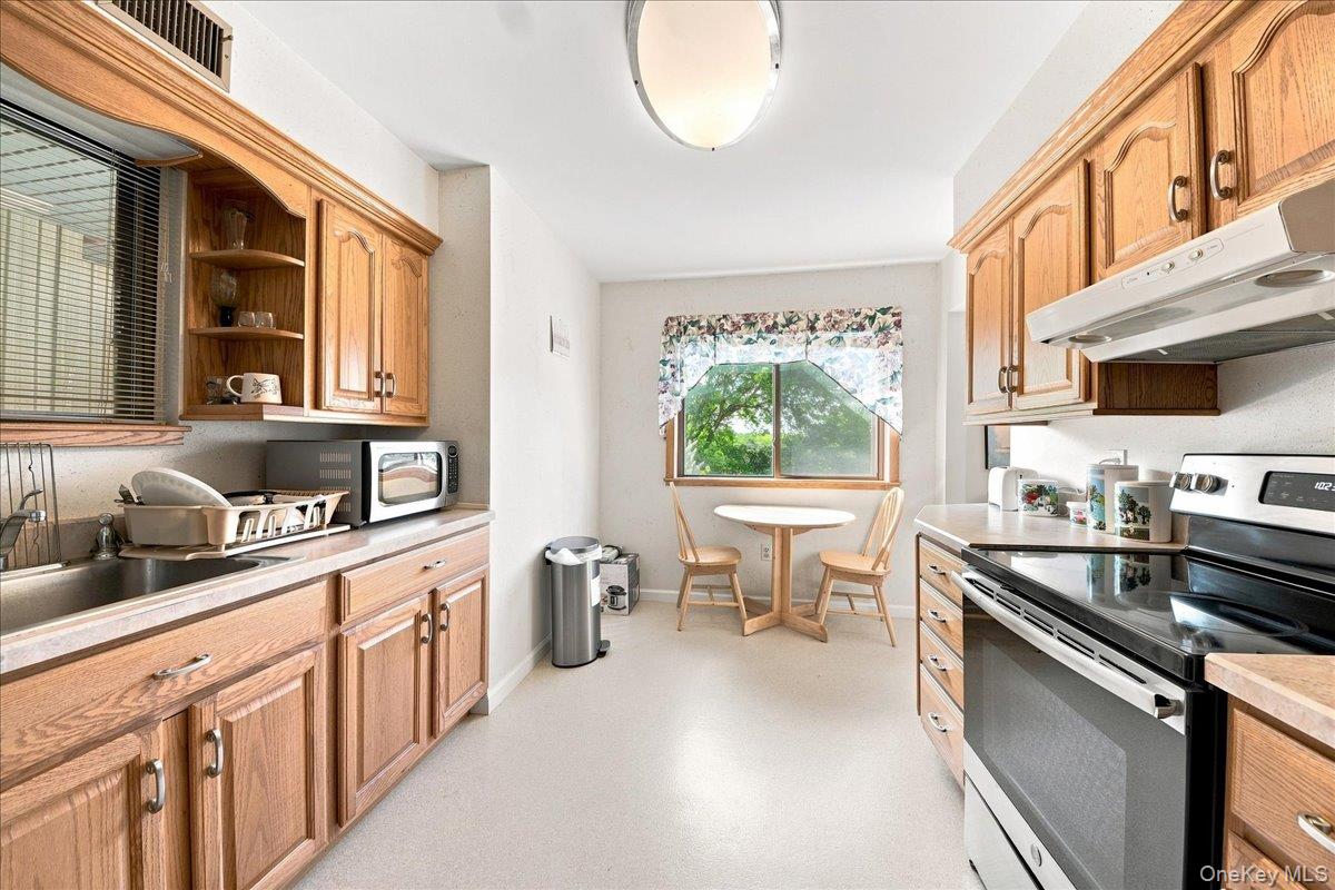 50 Dr, Unit 50 photo 10