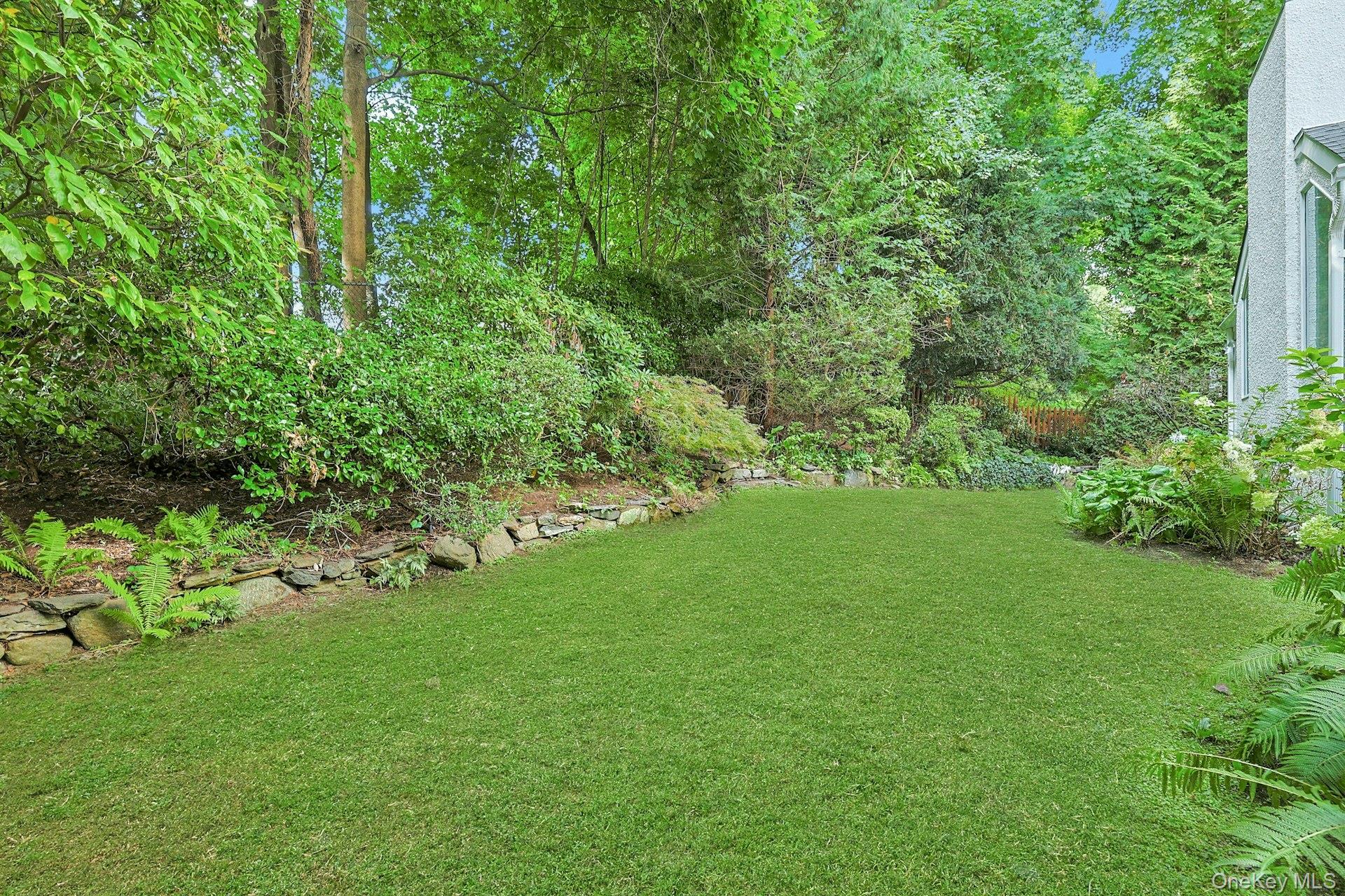 17 Elm Road – For Sale photo 33