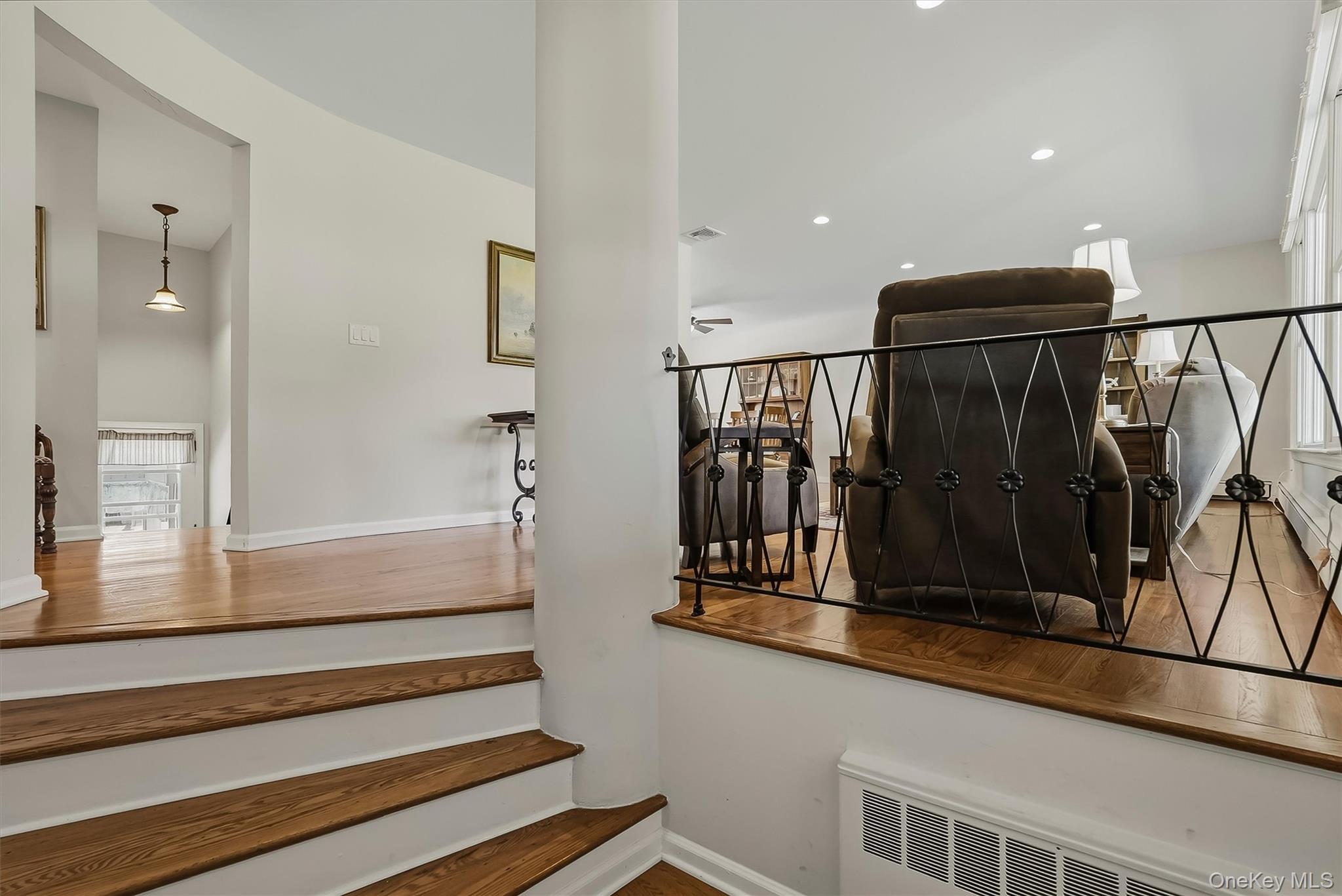 53 Greenwood Lane – For Sale photo 2