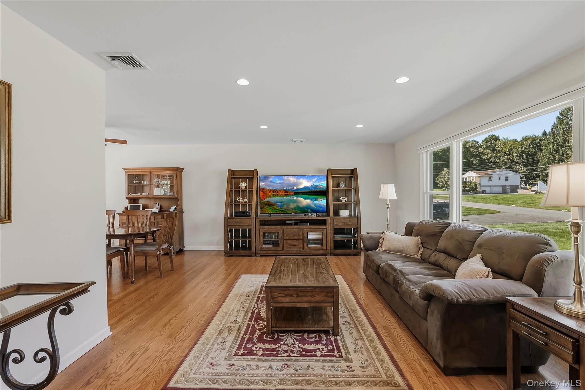 53 Greenwood Lane – For Sale photo 3