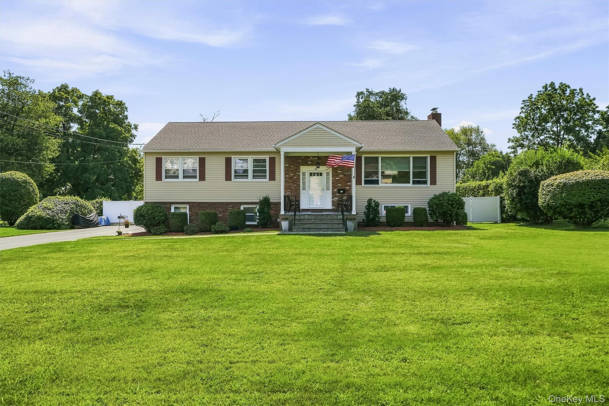53 Greenwood Lane – For Sale