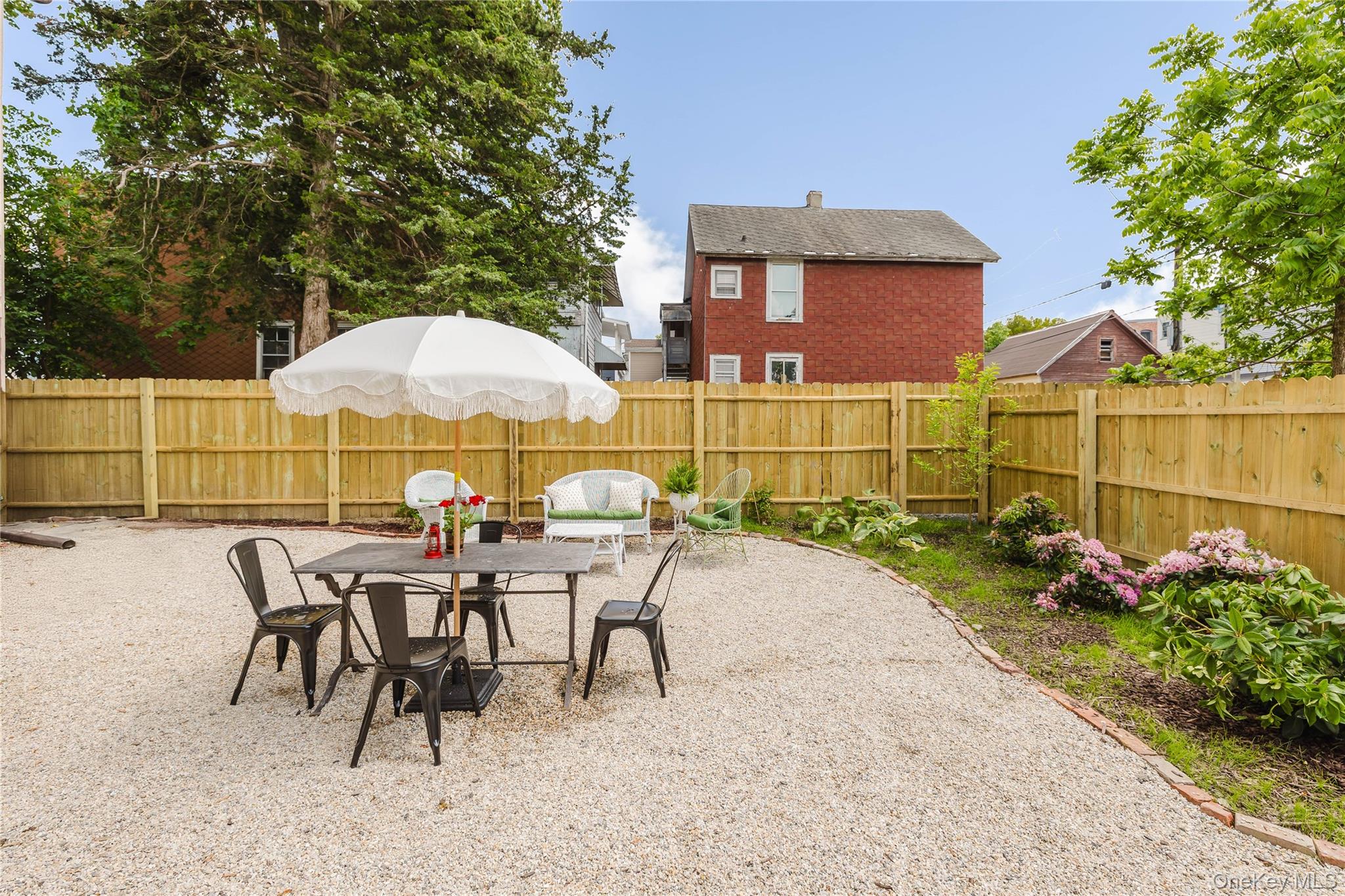225 Robinson Street – For Sale photo 43