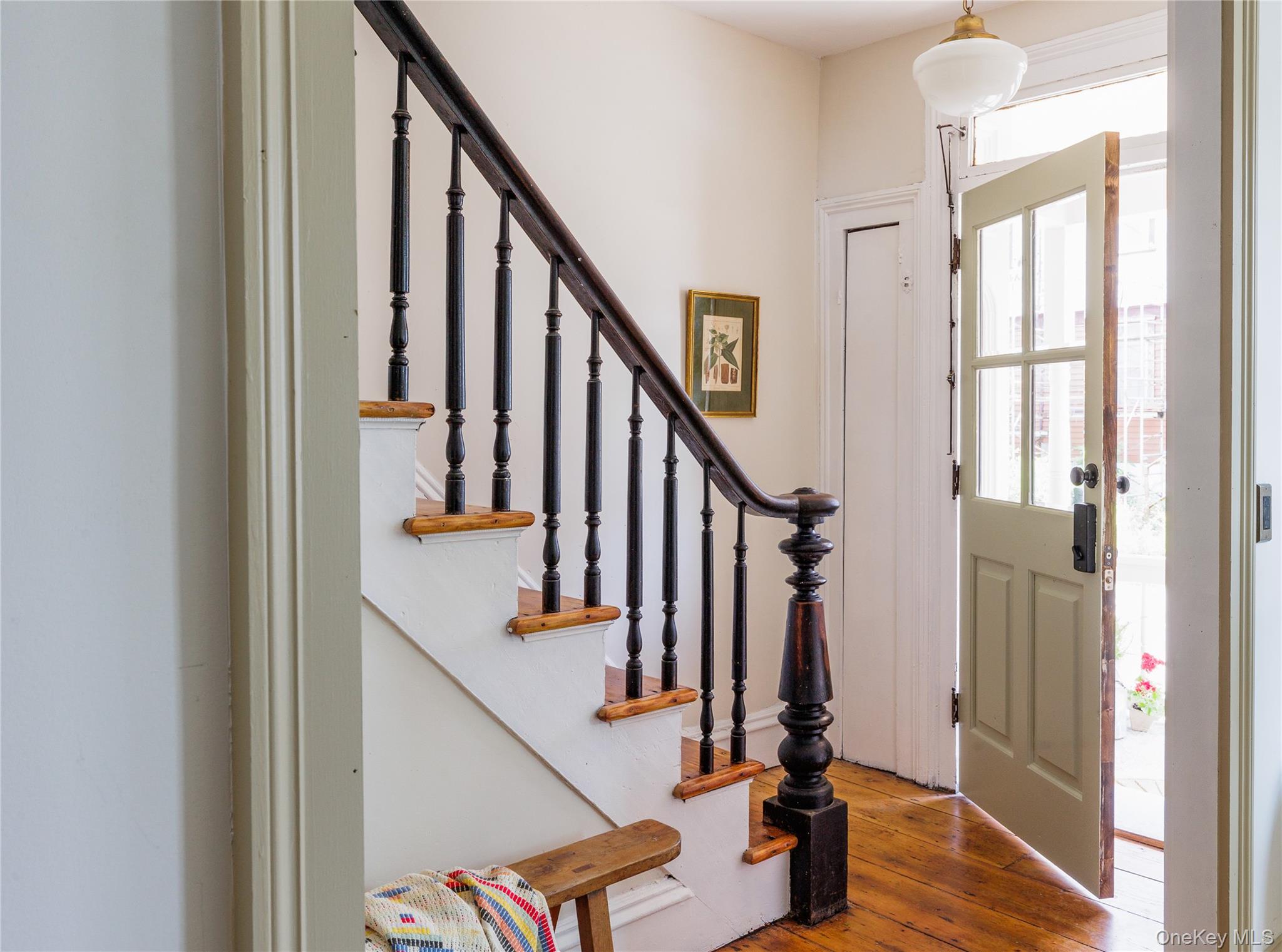 225 Robinson Street – For Sale photo 4