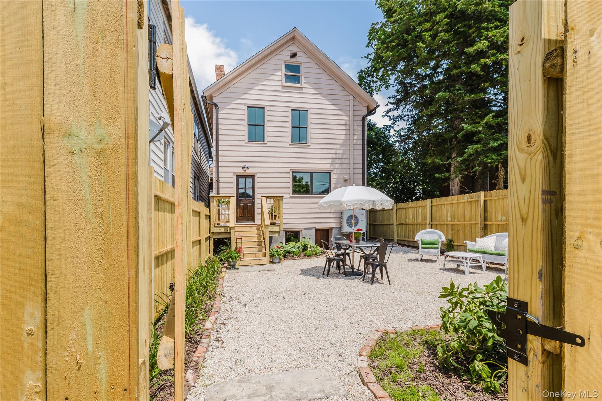 225 Robinson Street – For Sale photo 44