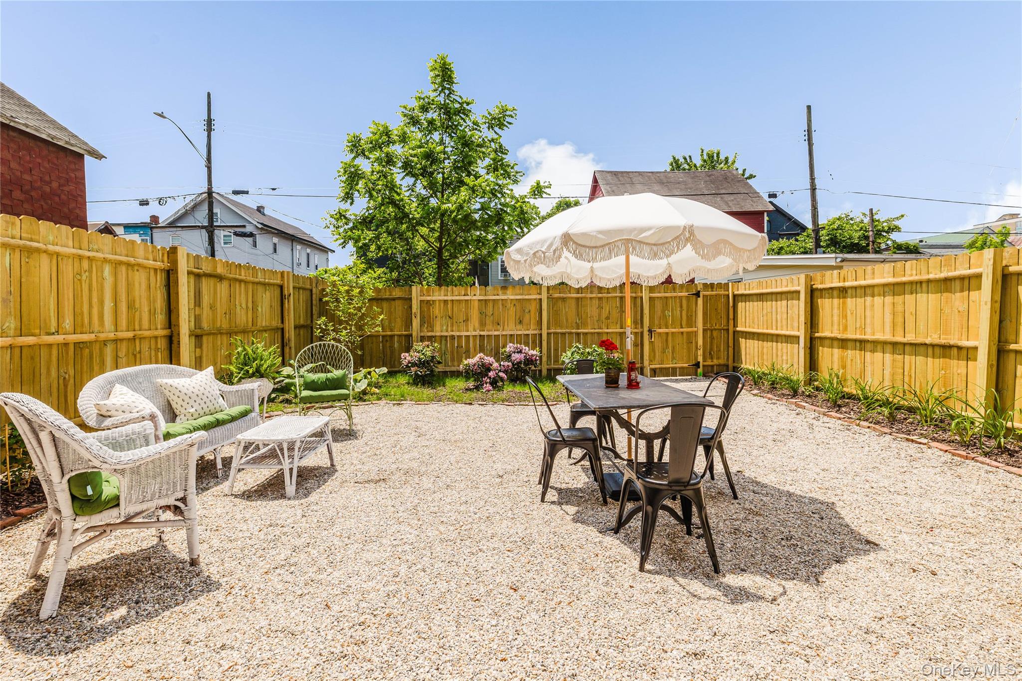 225 Robinson Street – For Sale photo 3