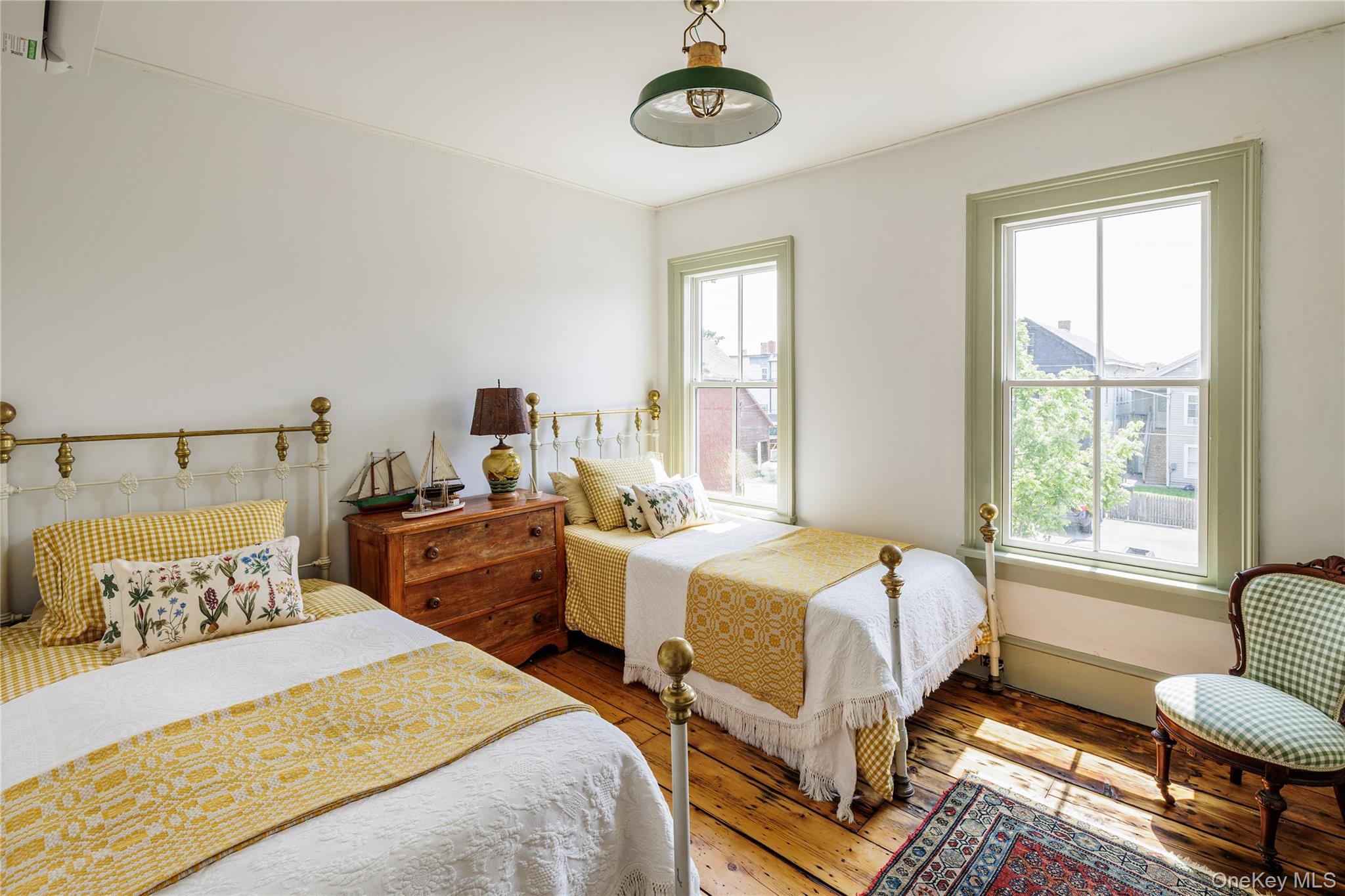 225 Robinson Street – For Sale photo 32