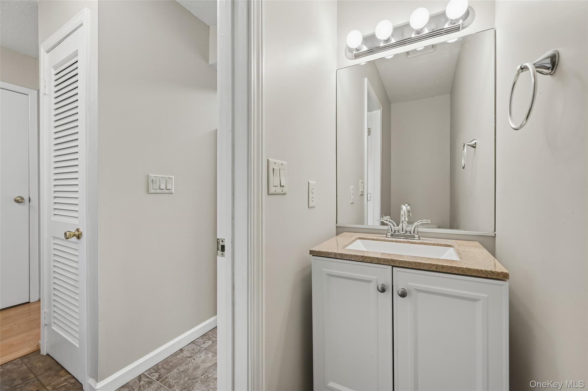 1005 Whispering Hills – For Sale photo 11