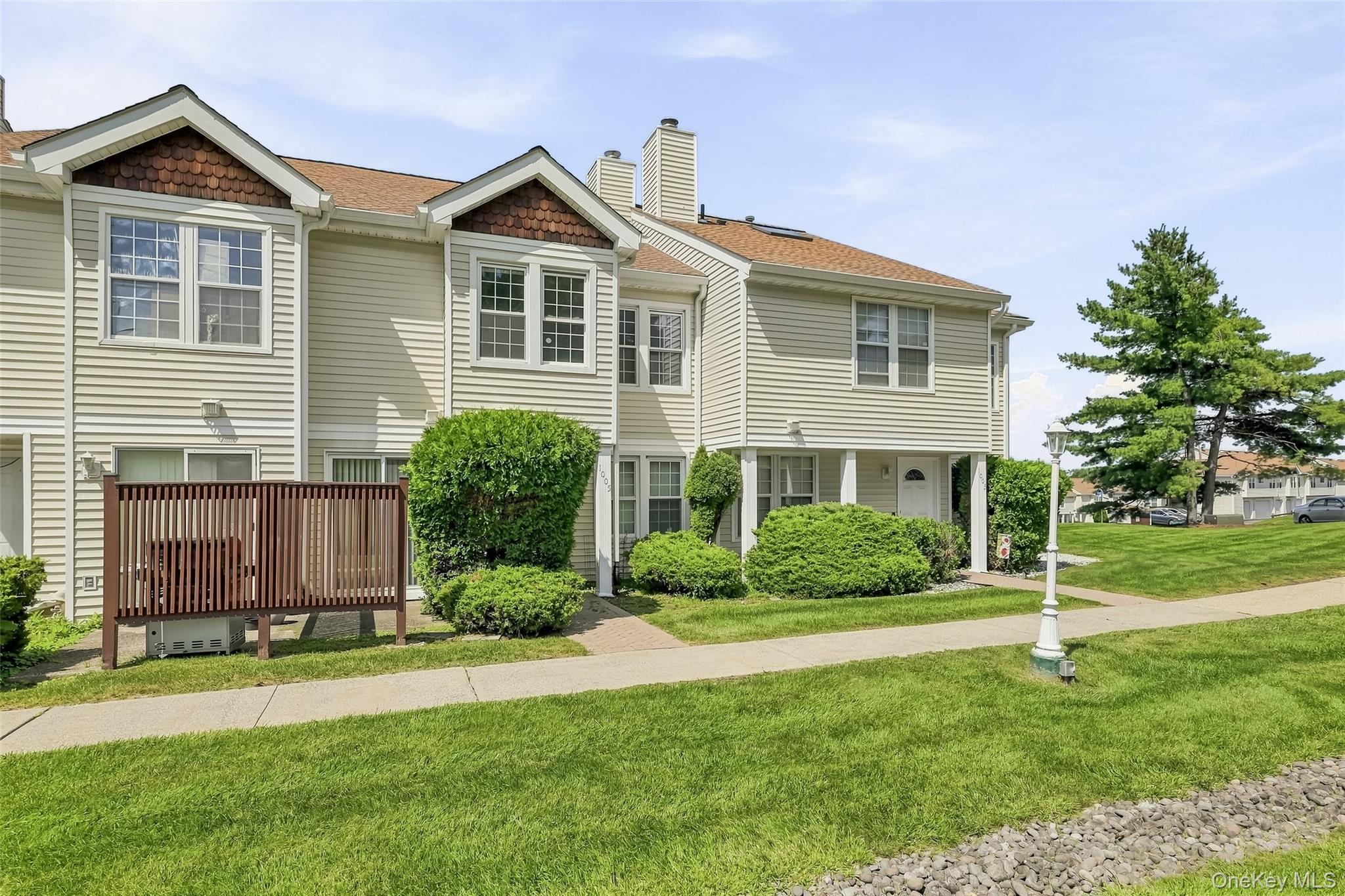 1005 Whispering Hills – For Sale photo 4