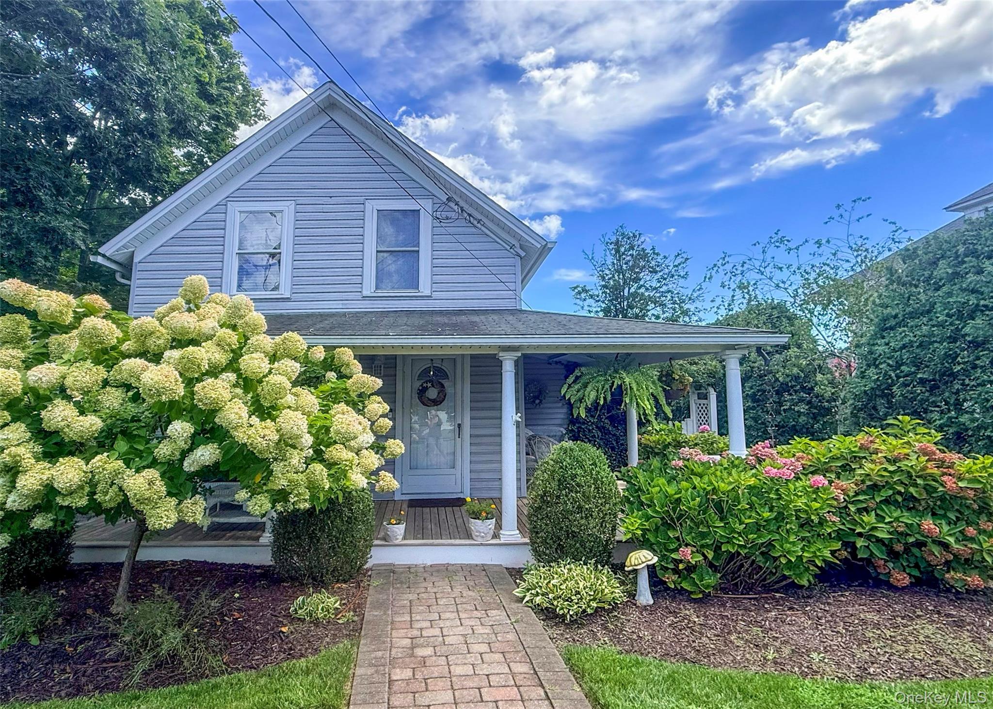 23 LAKE AVE – For Sale