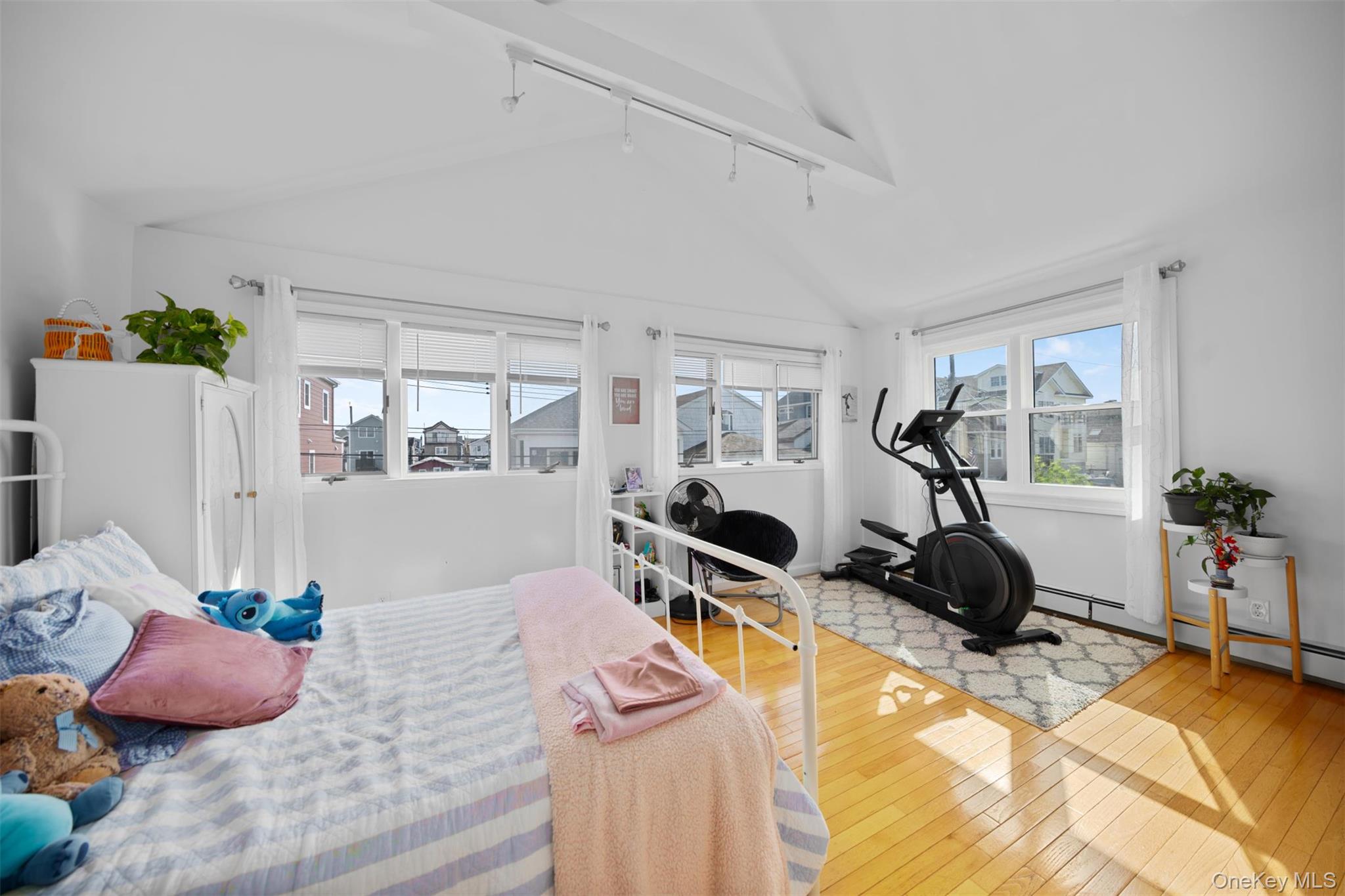 25 W 10th Road – For Sale photo 12