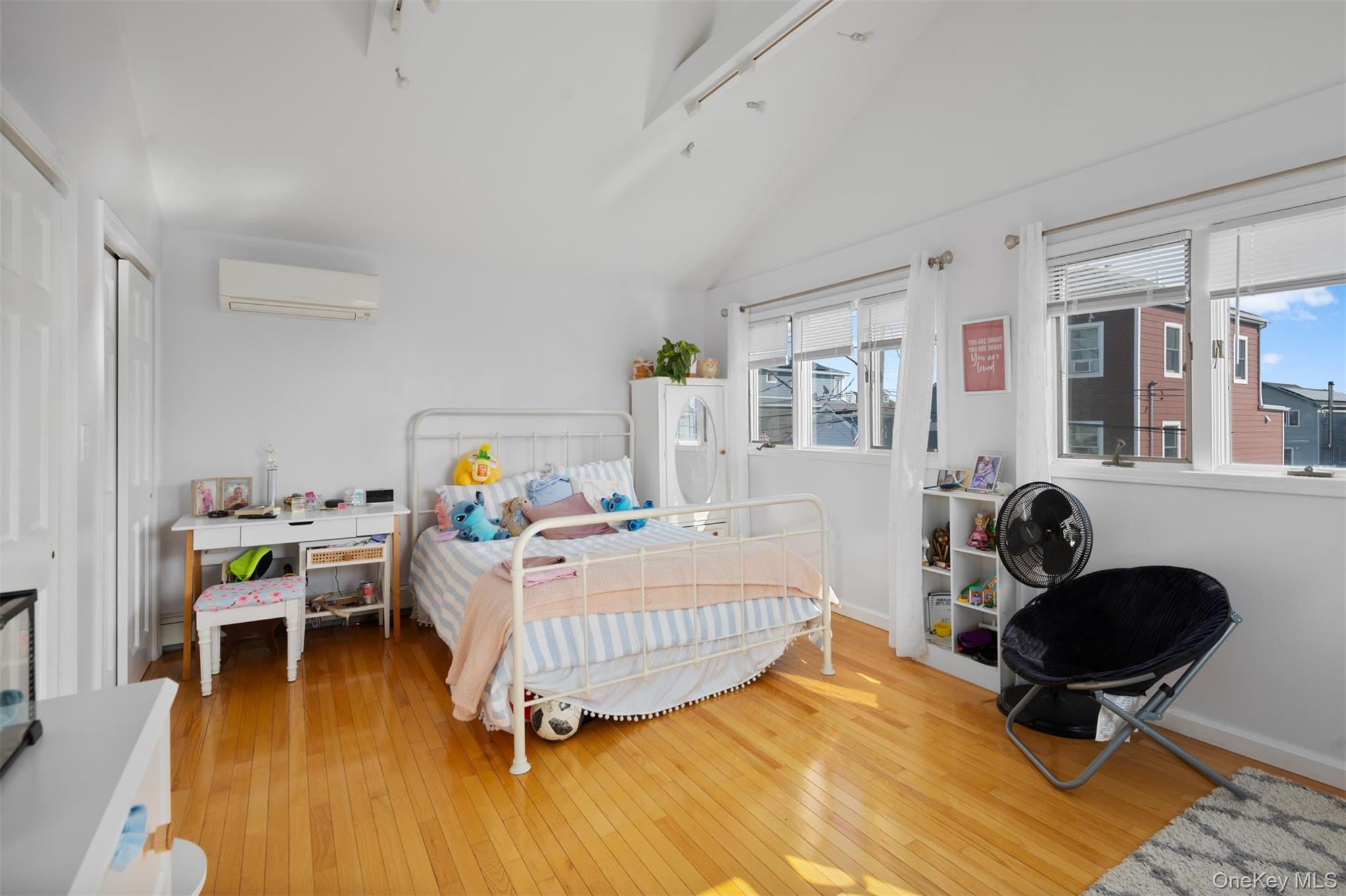 25 W 10th Road – For Sale photo 13