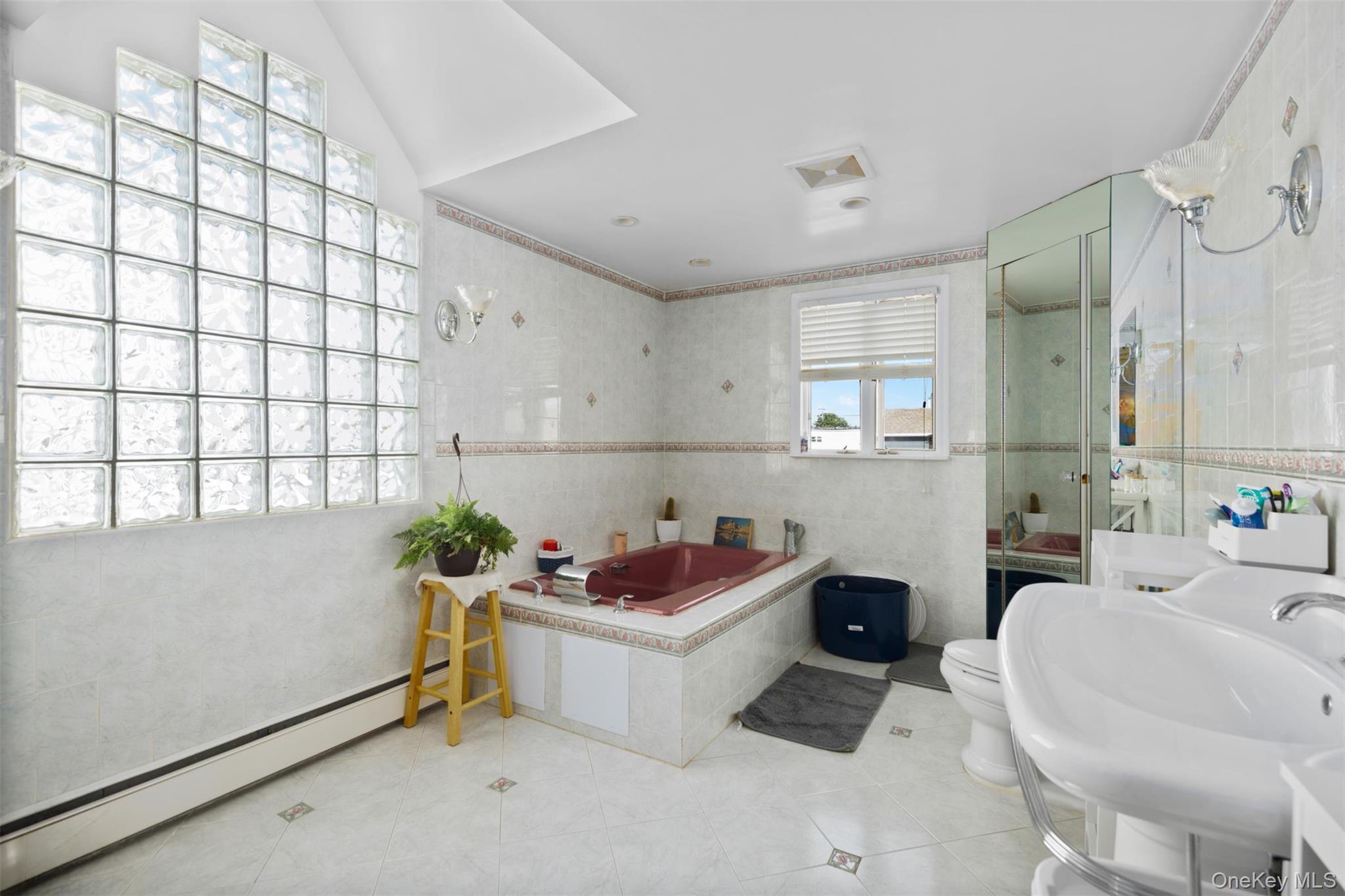 25 W 10th Road – For Sale photo 17