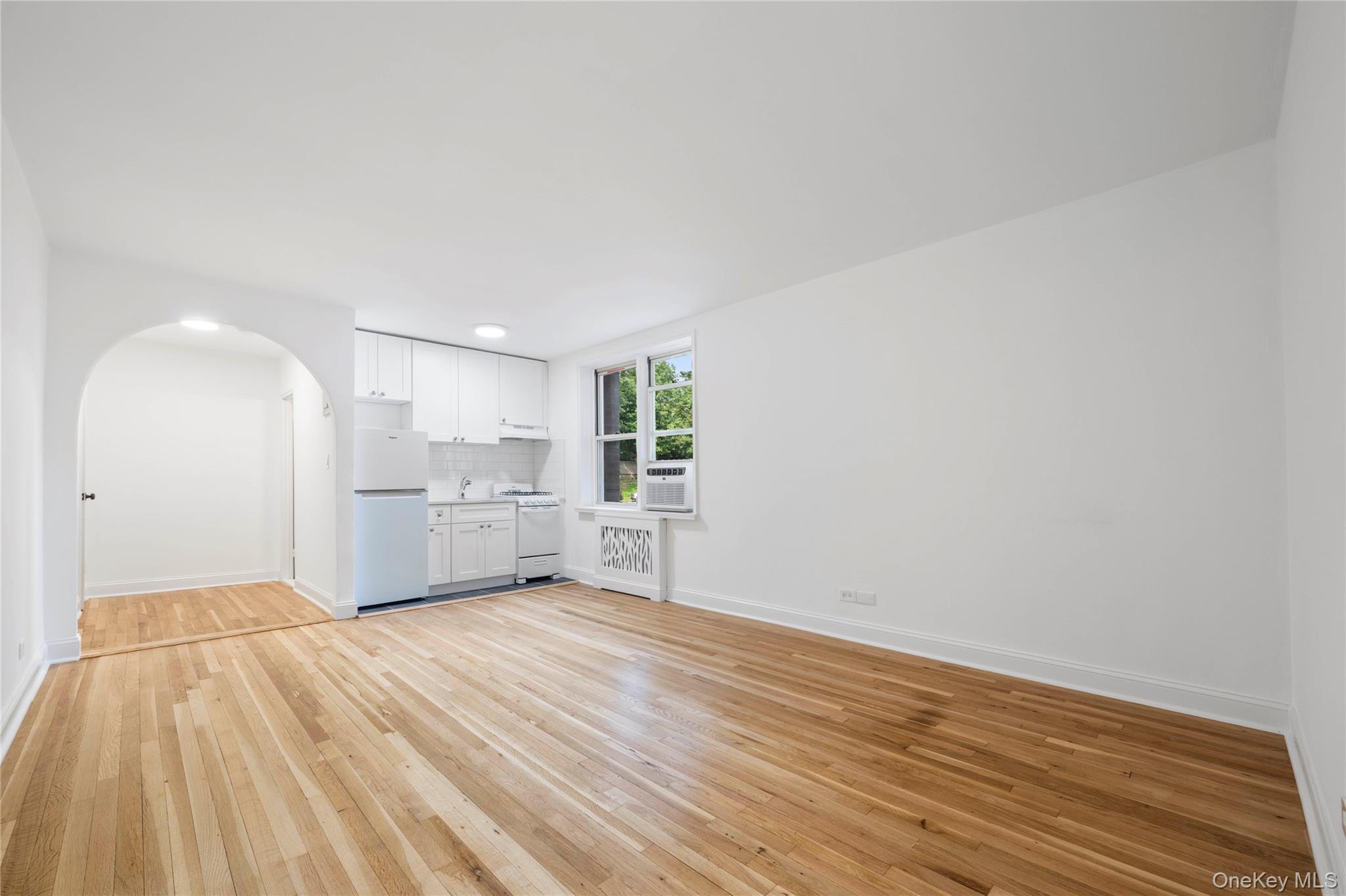 5645 Netherland Avenue, Unit 2F photo 4