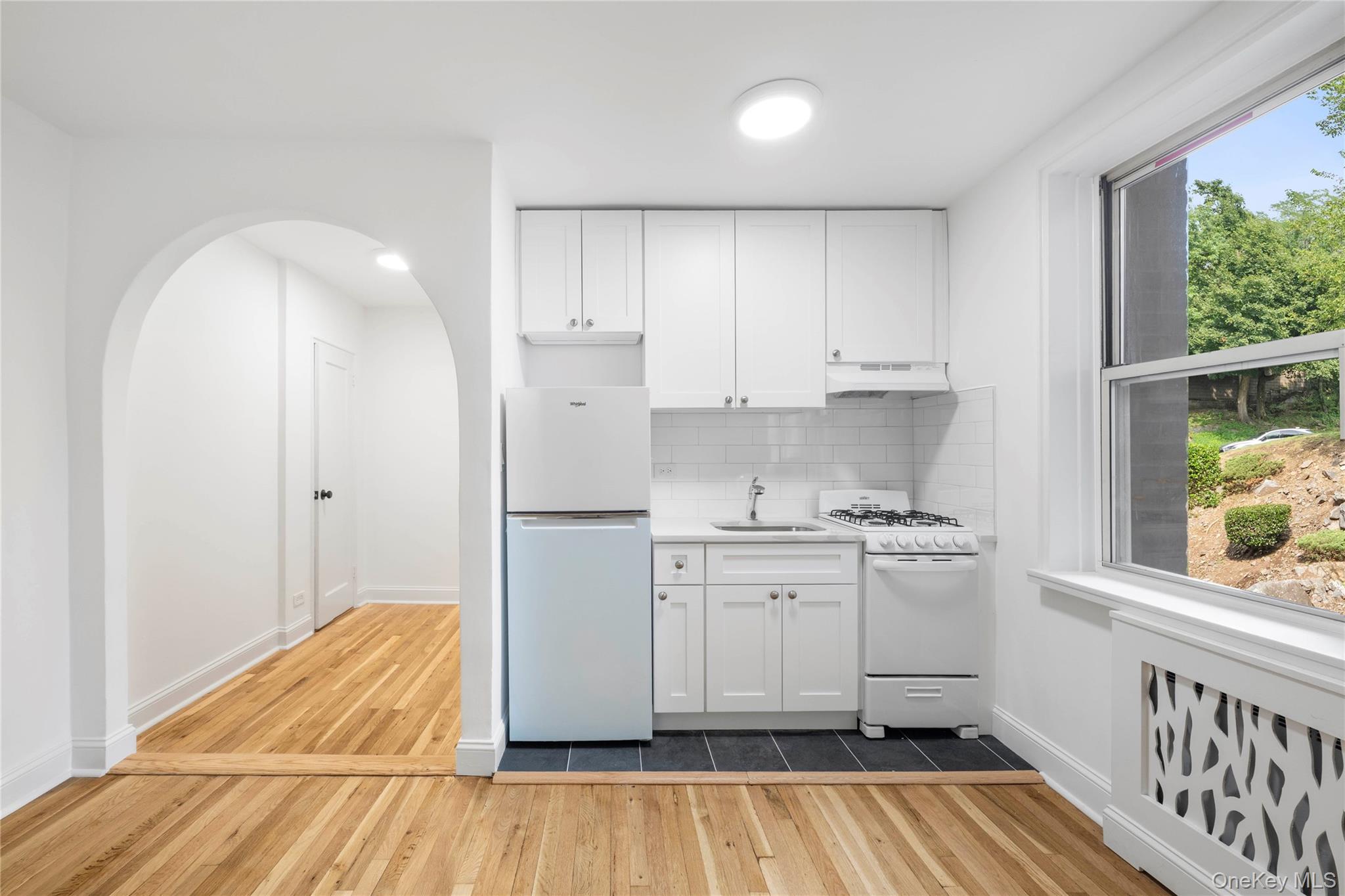 5645 Netherland Avenue, Unit 2F photo 2