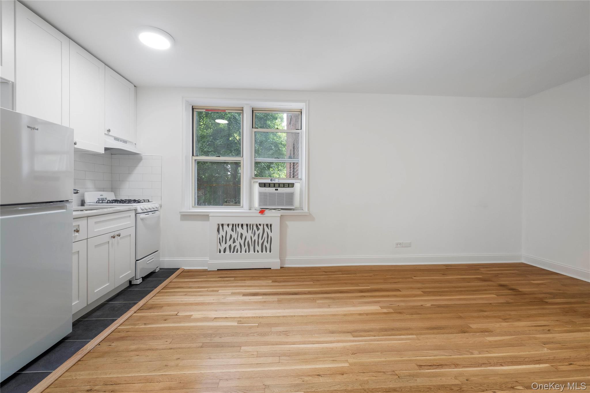 5645 Netherland Avenue, Unit 2F photo 5