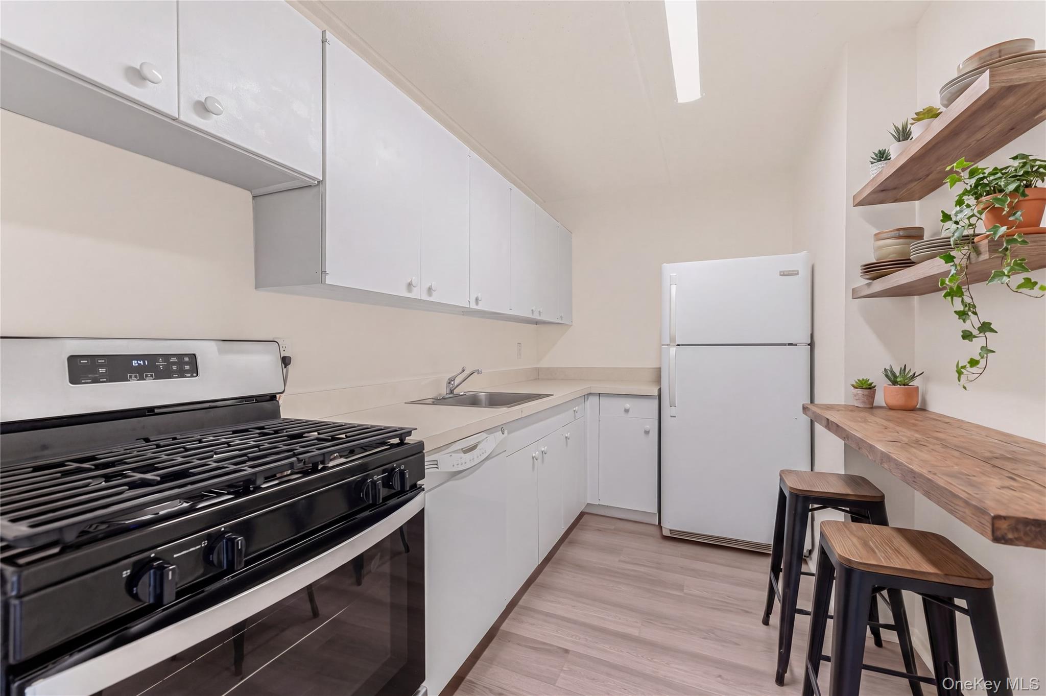1155 Warburton Avenue, Unit 2S photo 11