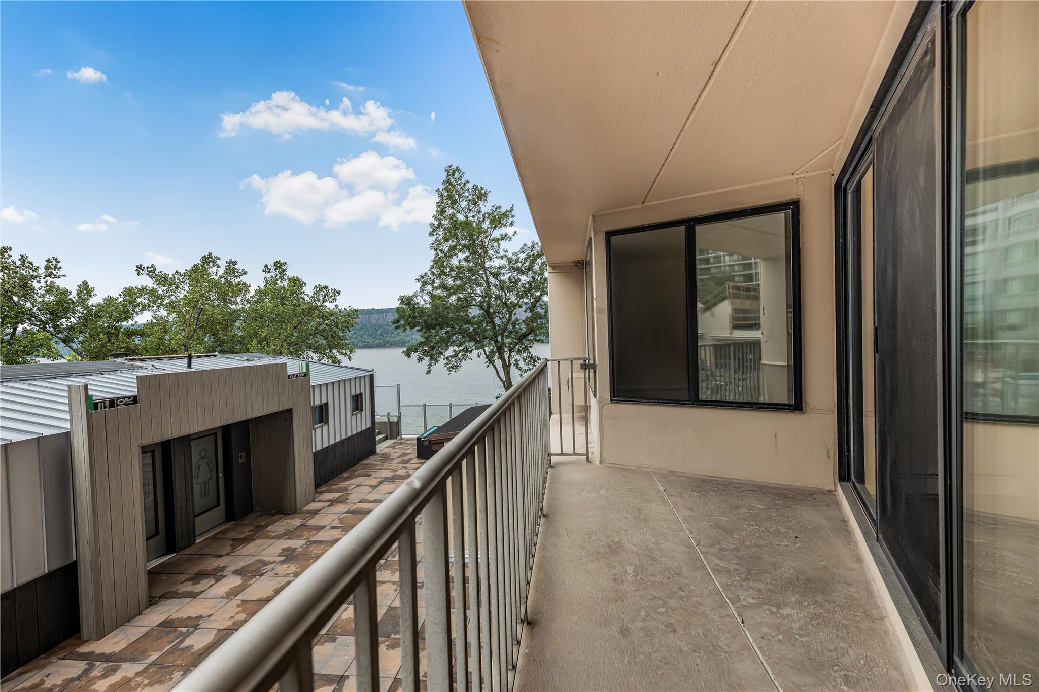 1155 Warburton Avenue, Unit 2S photo 6