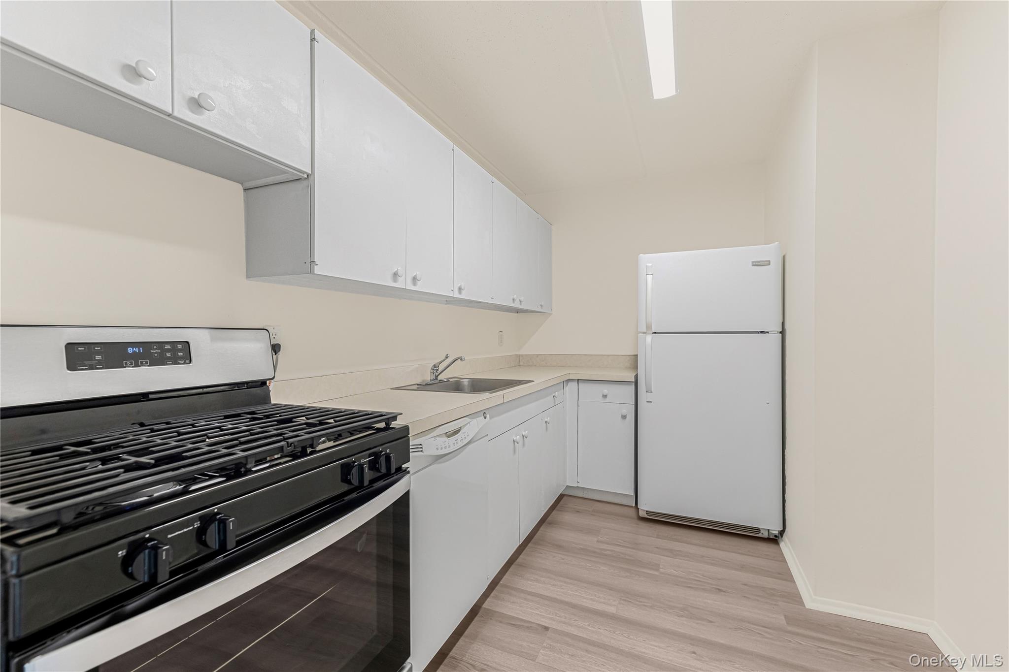 1155 Warburton Avenue, Unit 2S photo 10