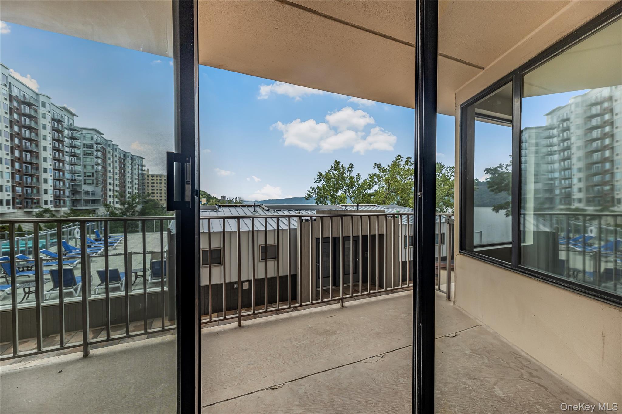 1155 Warburton Avenue, Unit 2S photo 8
