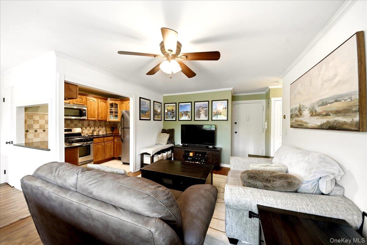 828 Pelhamdale Avenue, Unit 2P photo 3