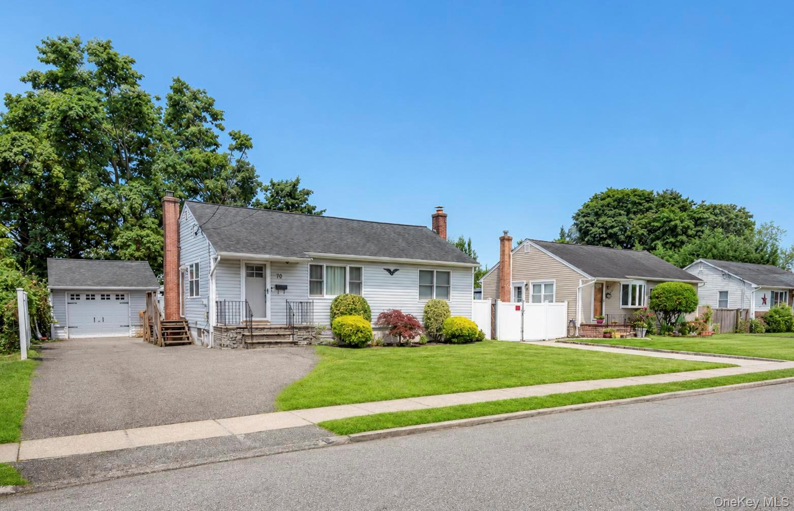 70 Mohawk Drive – For Sale photo 2