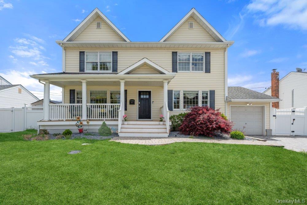 47 Syosset Circle – For Sale