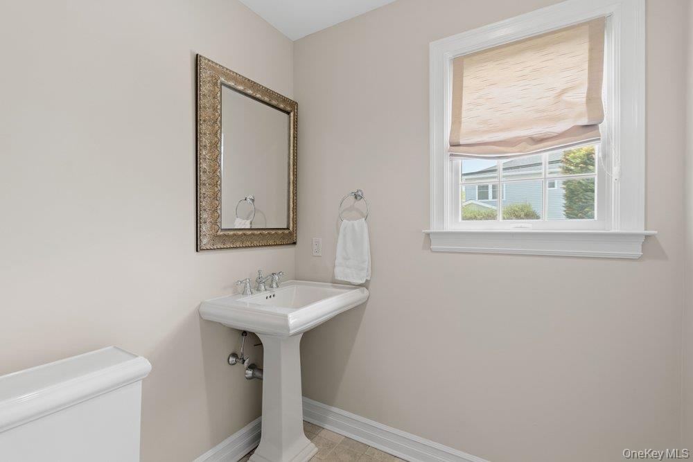 47 Syosset Circle – For Sale photo 16