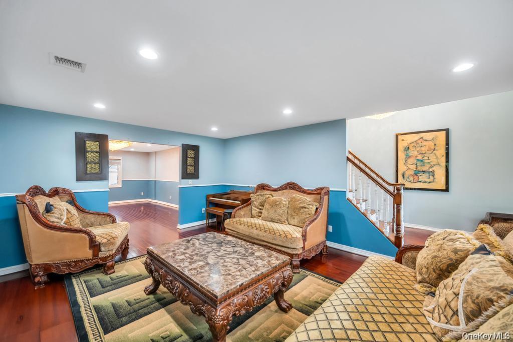 6 Garden Circle – For Sale photo 7