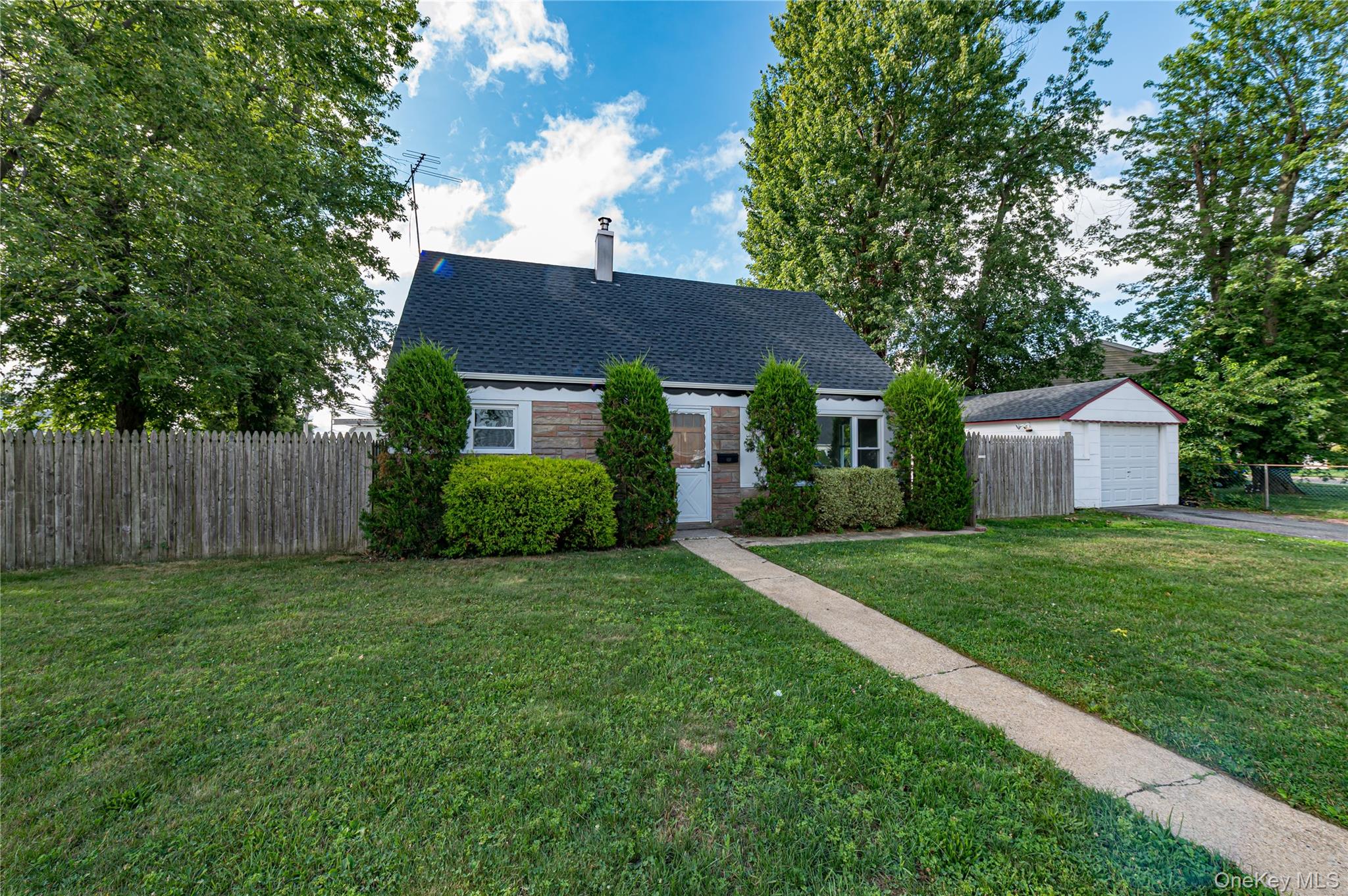 2528 Marshall Avenue – For Sale photo 2