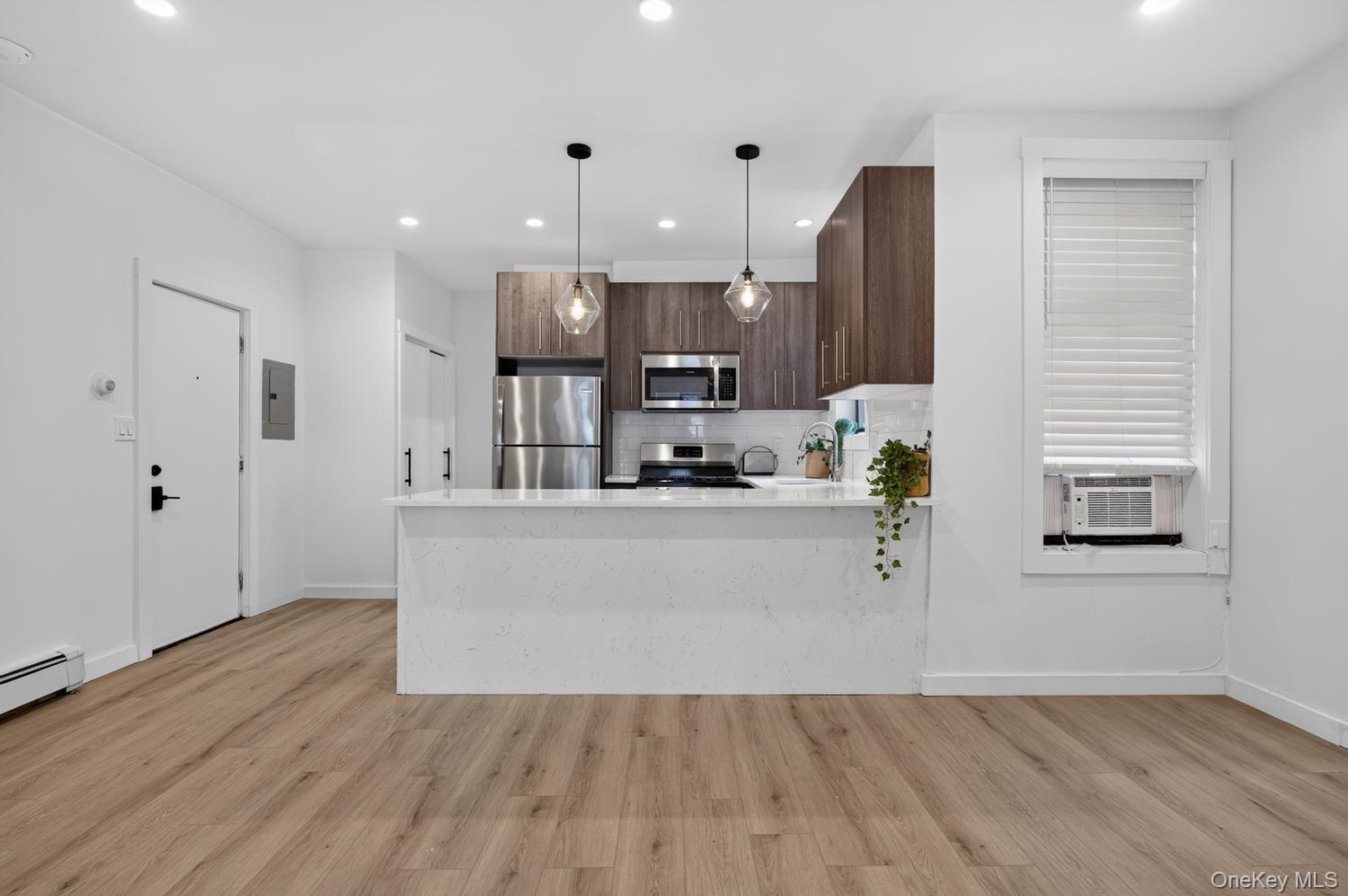 91 Mineola Boulevard, Unit A photo 6