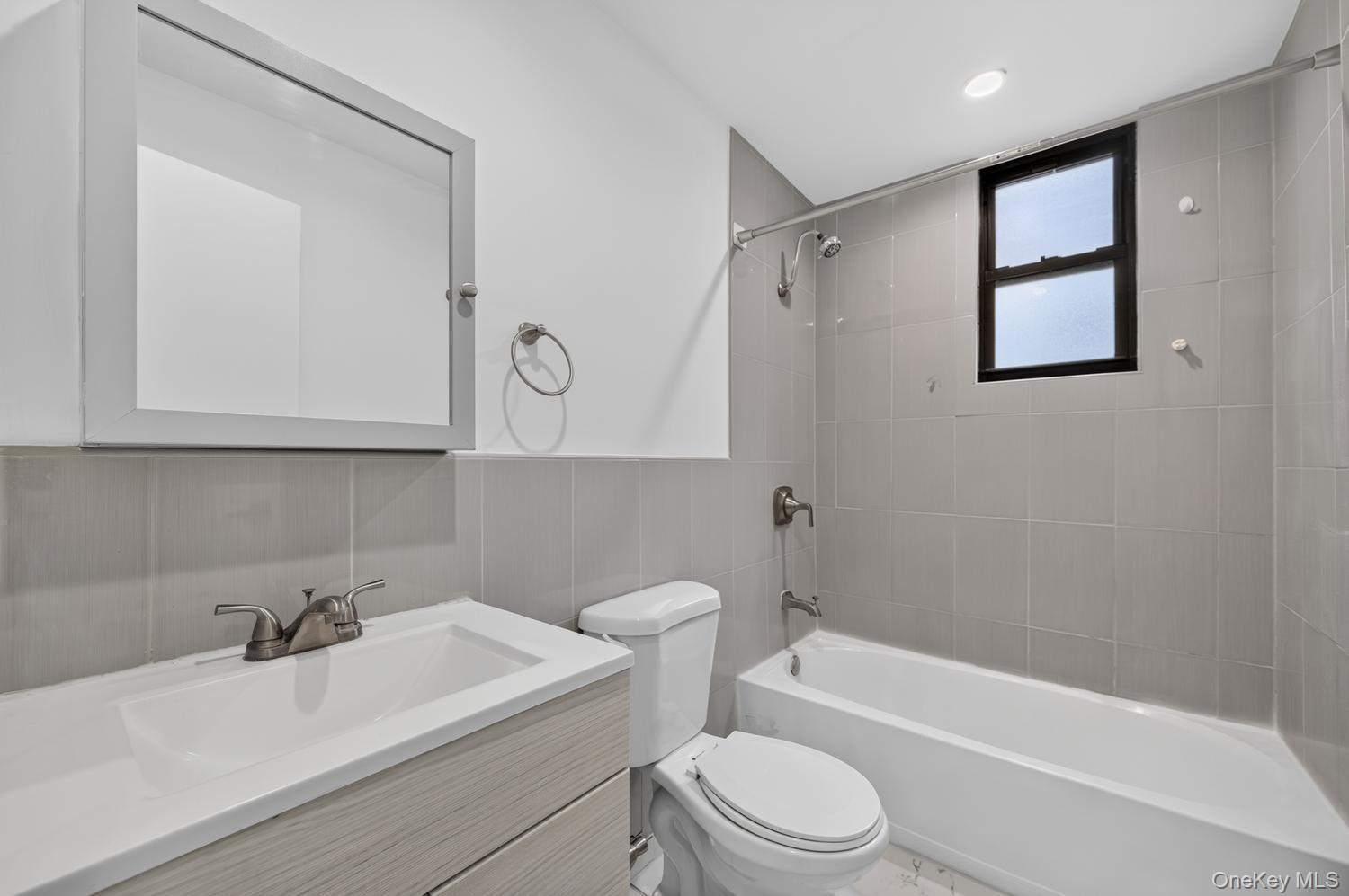 91 Mineola Boulevard, Unit A photo 16