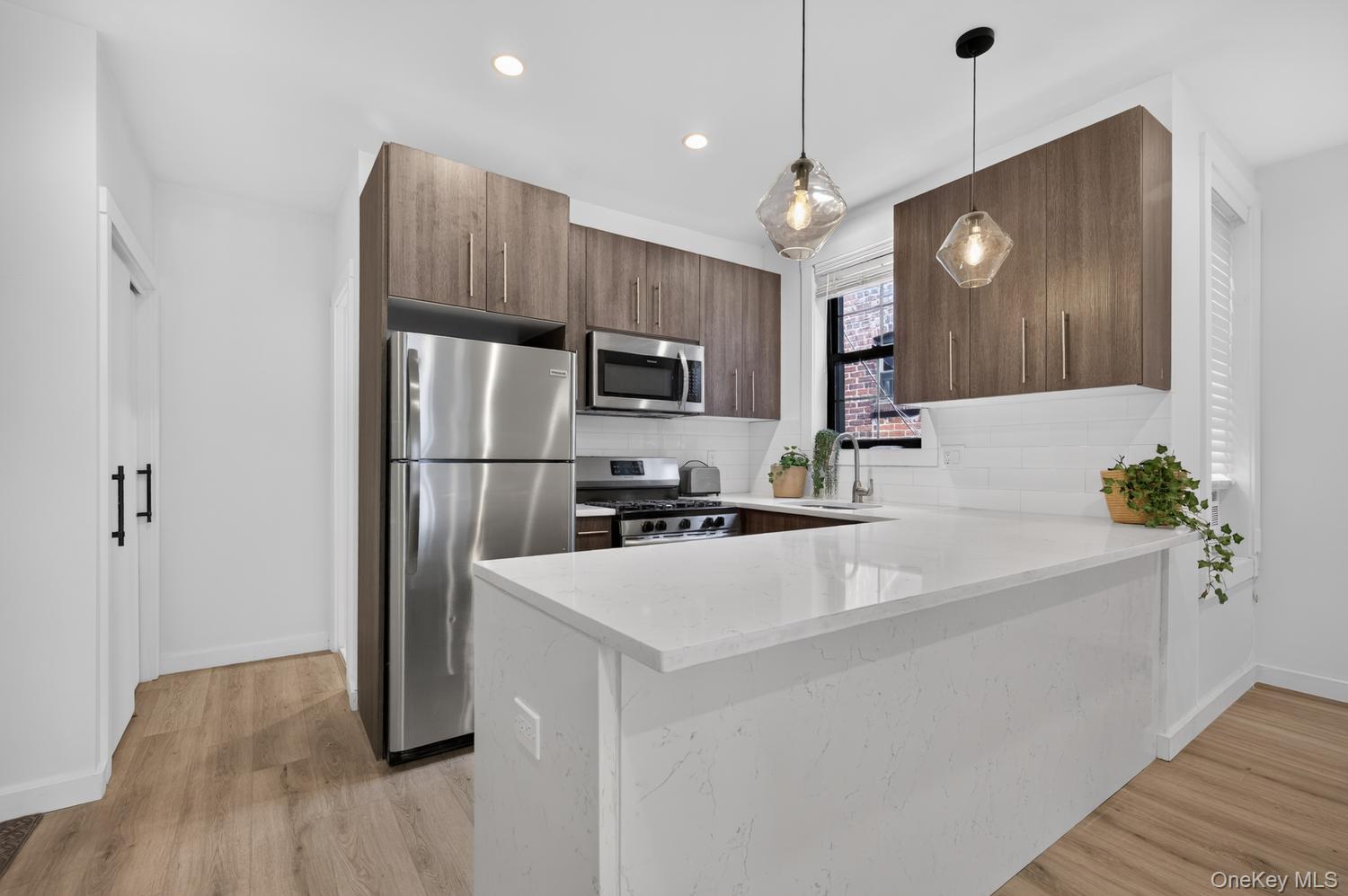 91 Mineola Boulevard, Unit A photo 8