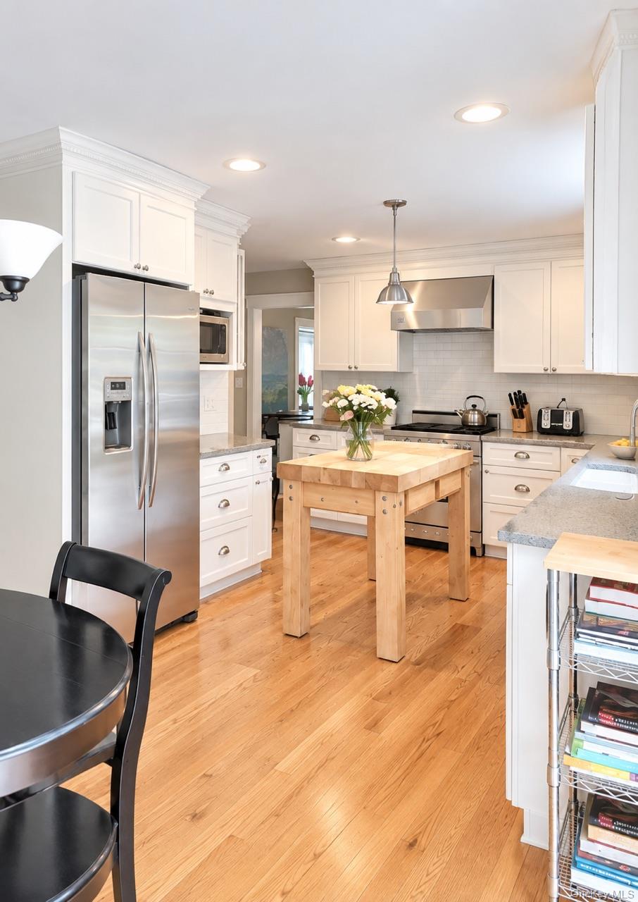 14 Powder Horn Way – For Rent photo 17
