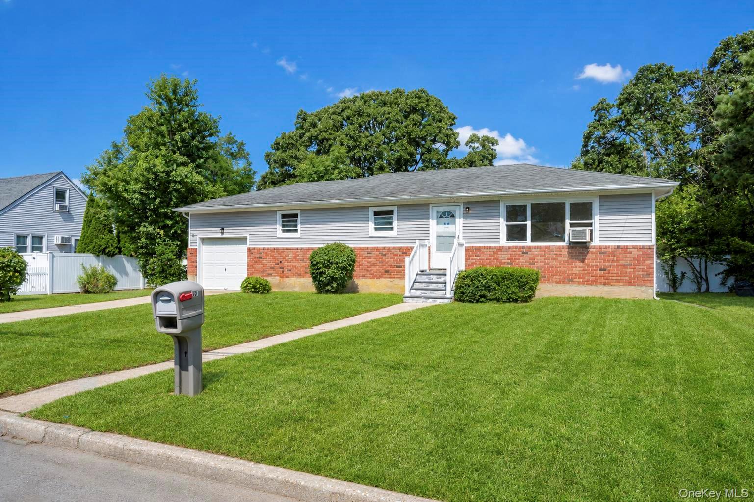 334 Robbins Street – For Sale photo 3