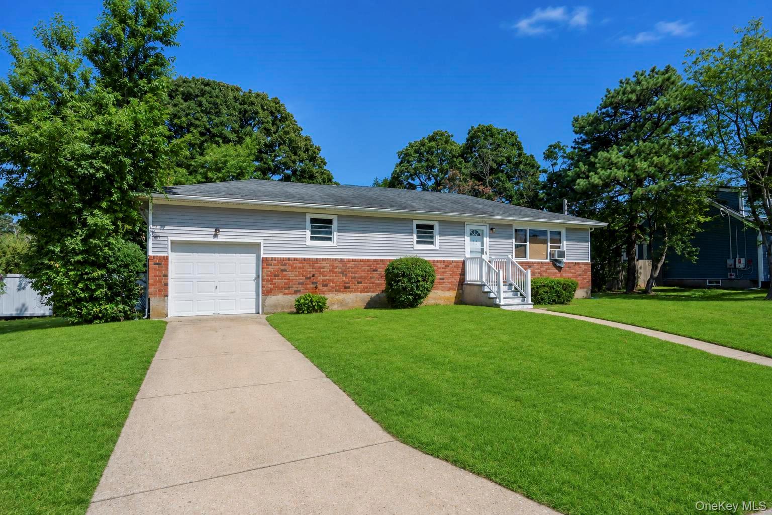 334 Robbins Street – For Sale photo 4
