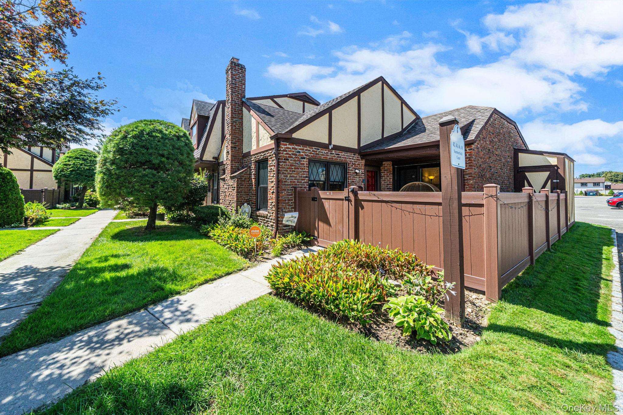 42 Summerfield Court – For Sale