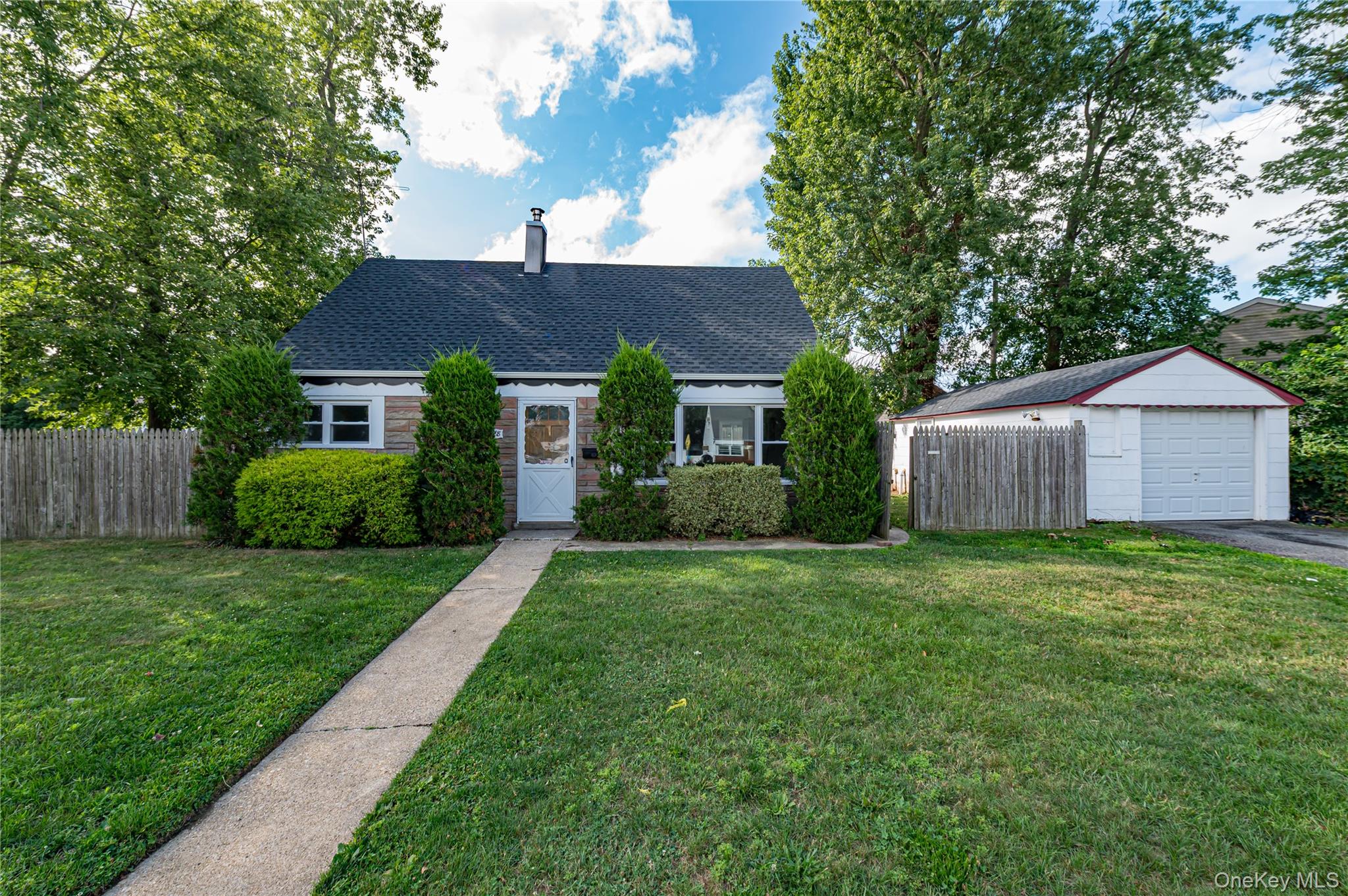 2528 Marshall Avenue – For Rent