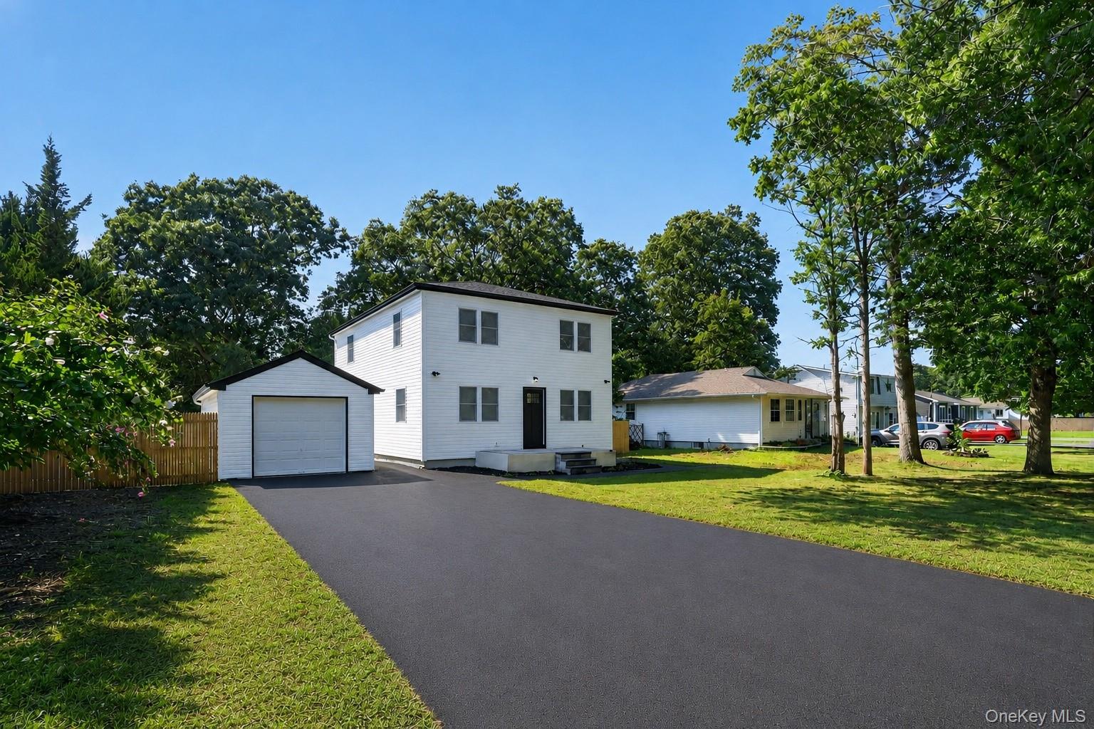 118 Floyd Road – For Sale
