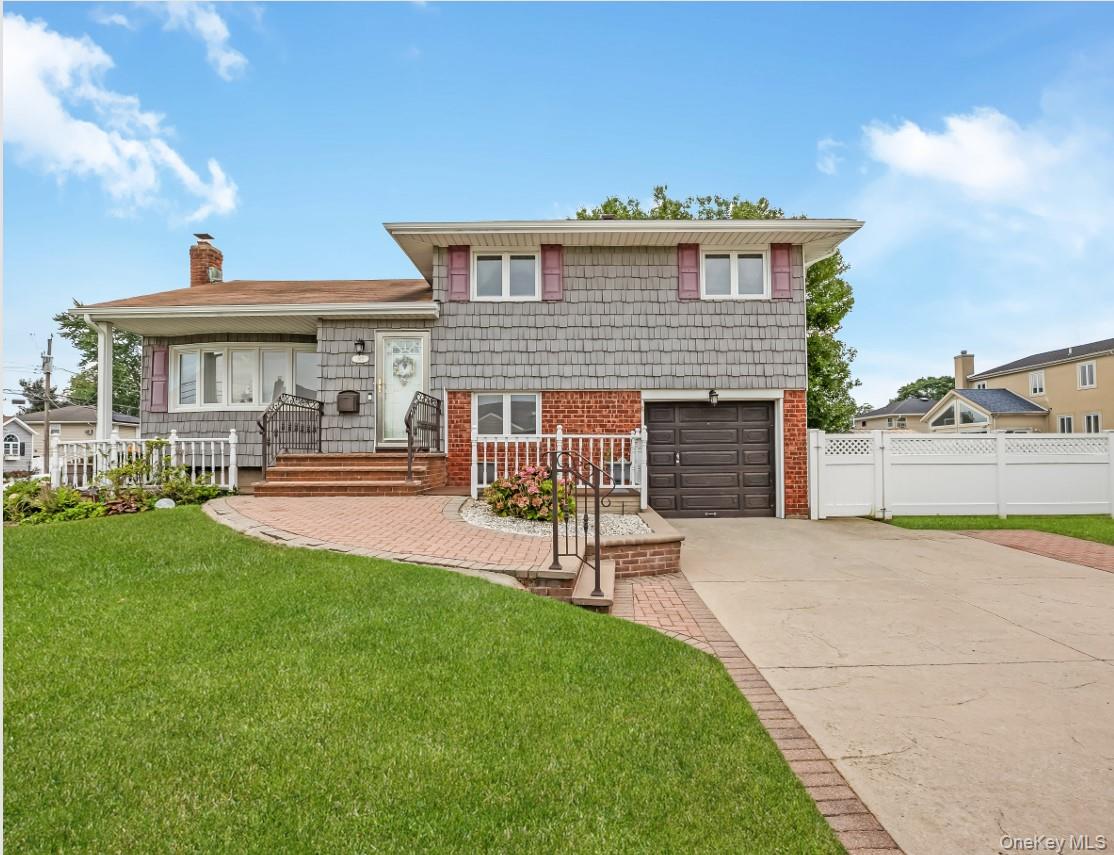 162 Washington Street – For Sale
