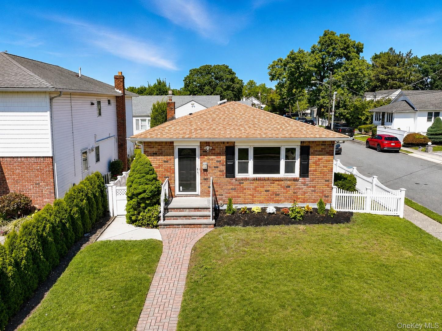 12 Grant Avenue – For Sale