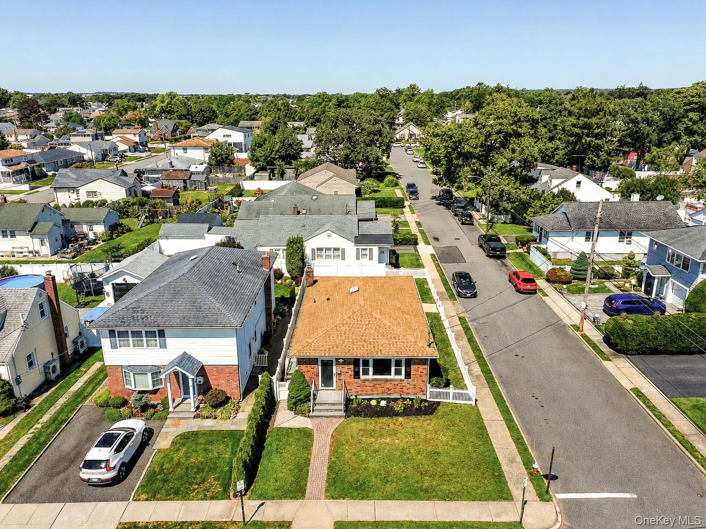 12 Grant Avenue – For Sale photo 3