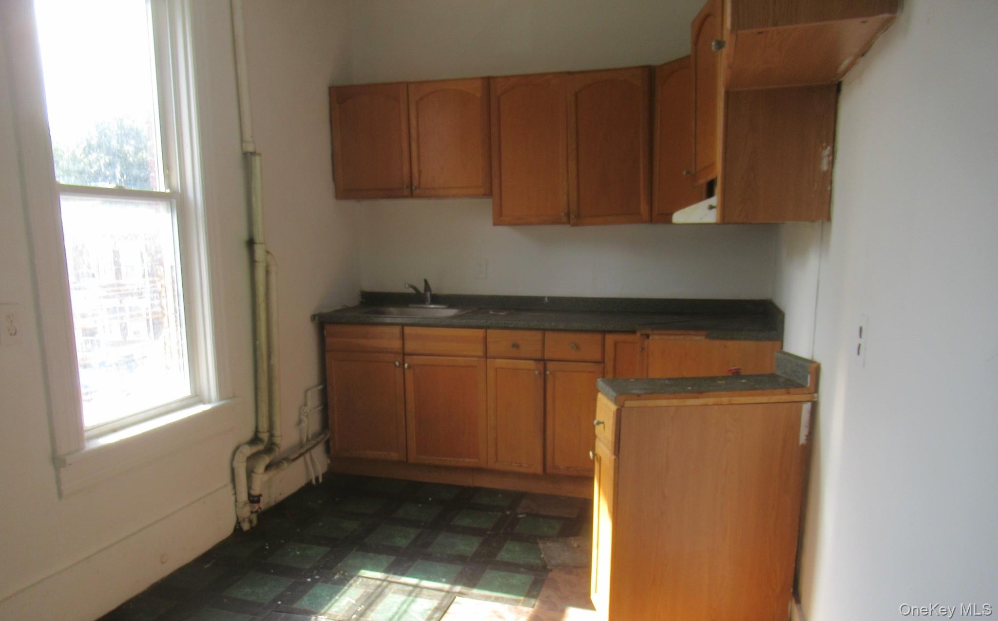 84 Benkard Avenue – For Sale photo 6