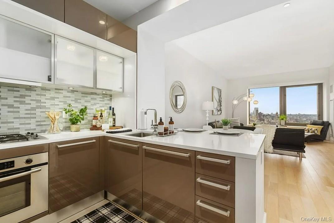 75 Wall Street, Unit 36R photo 3