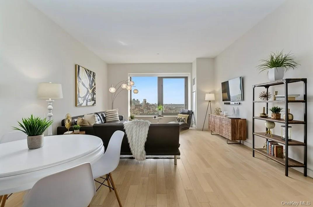 75 Wall Street, Unit 36R photo 14